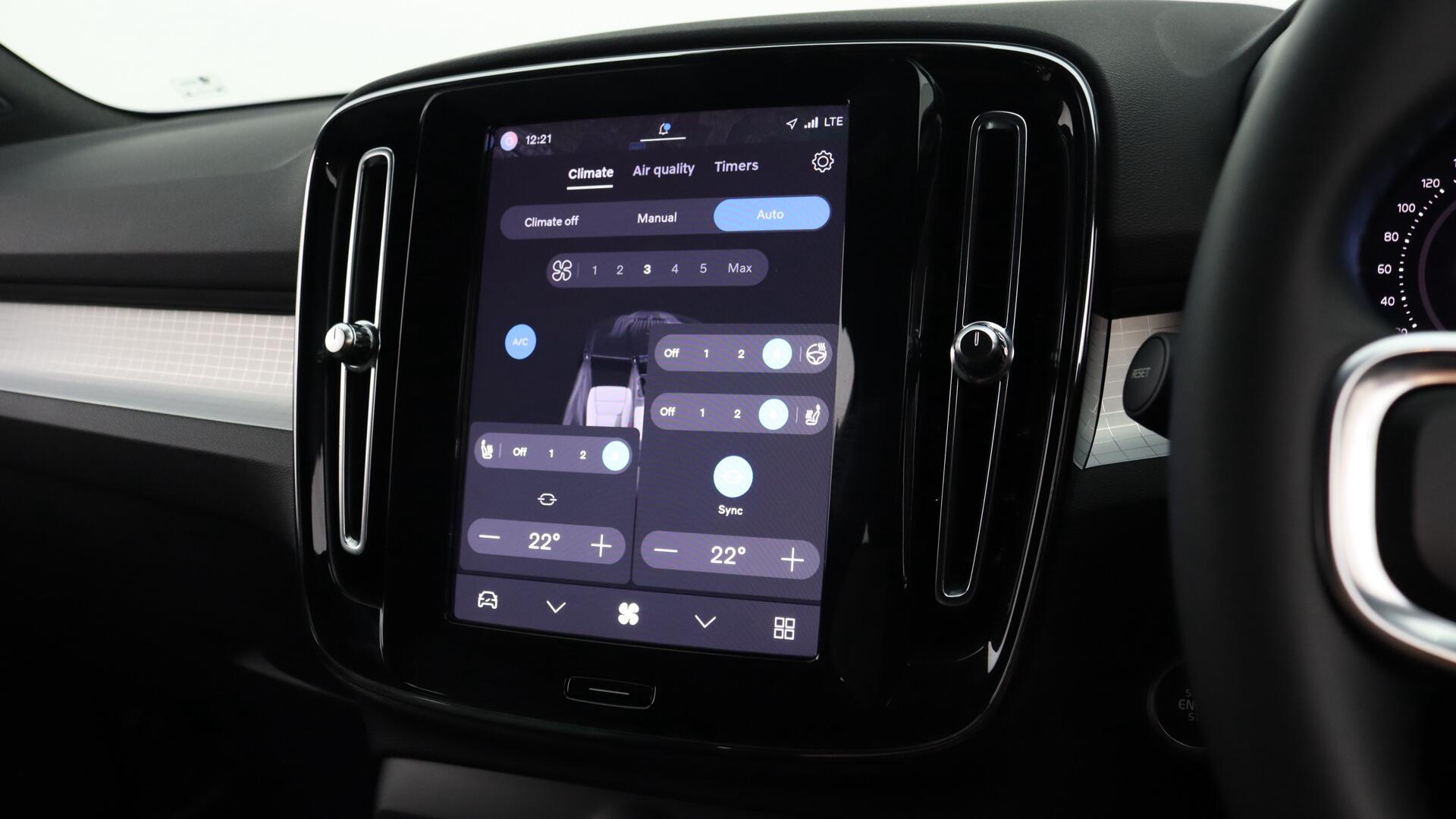 Volvo XC40 view 33