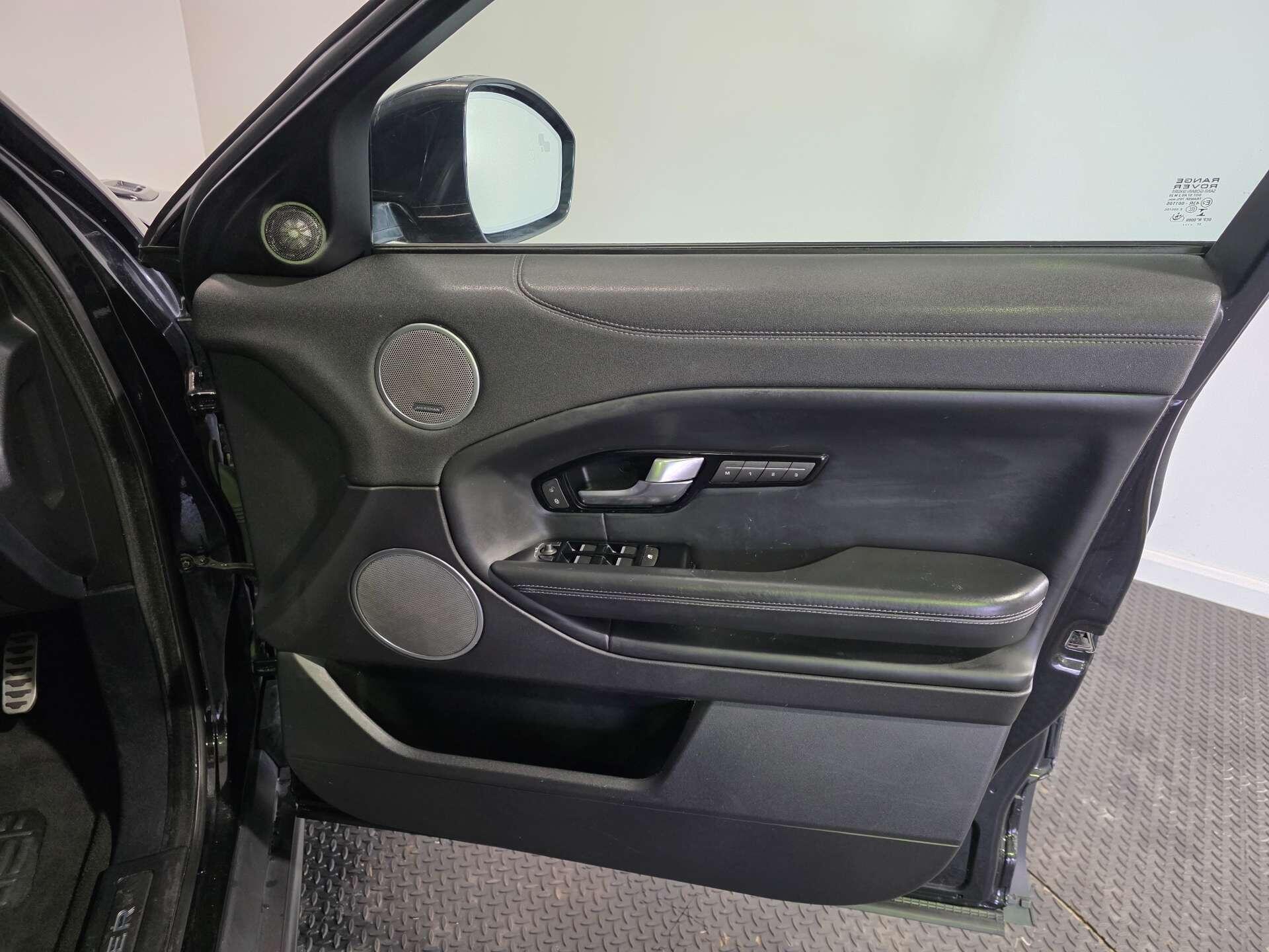 Land Rover Range Rover Evoque view 24