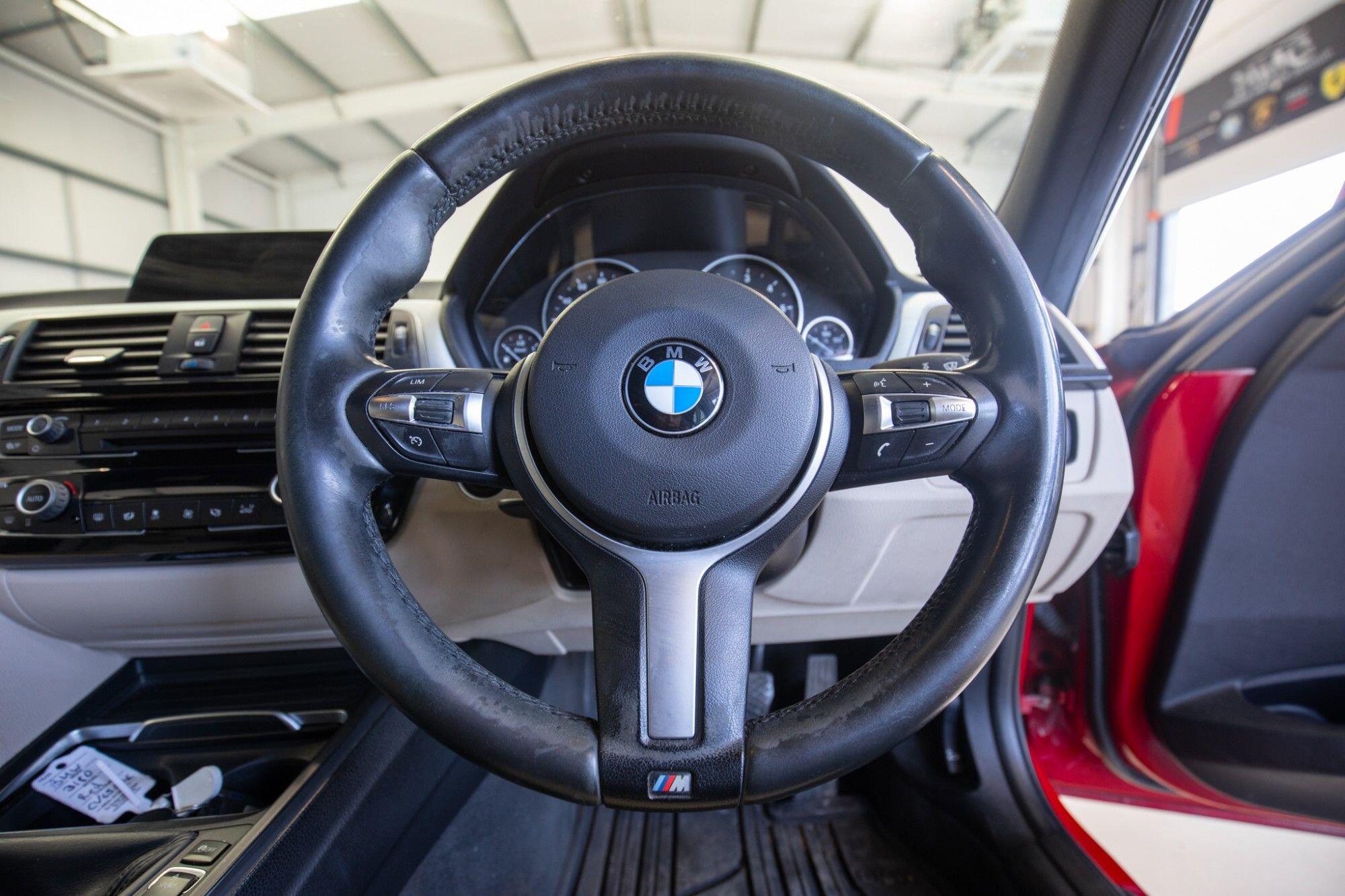 BMW 3 Series view 15
