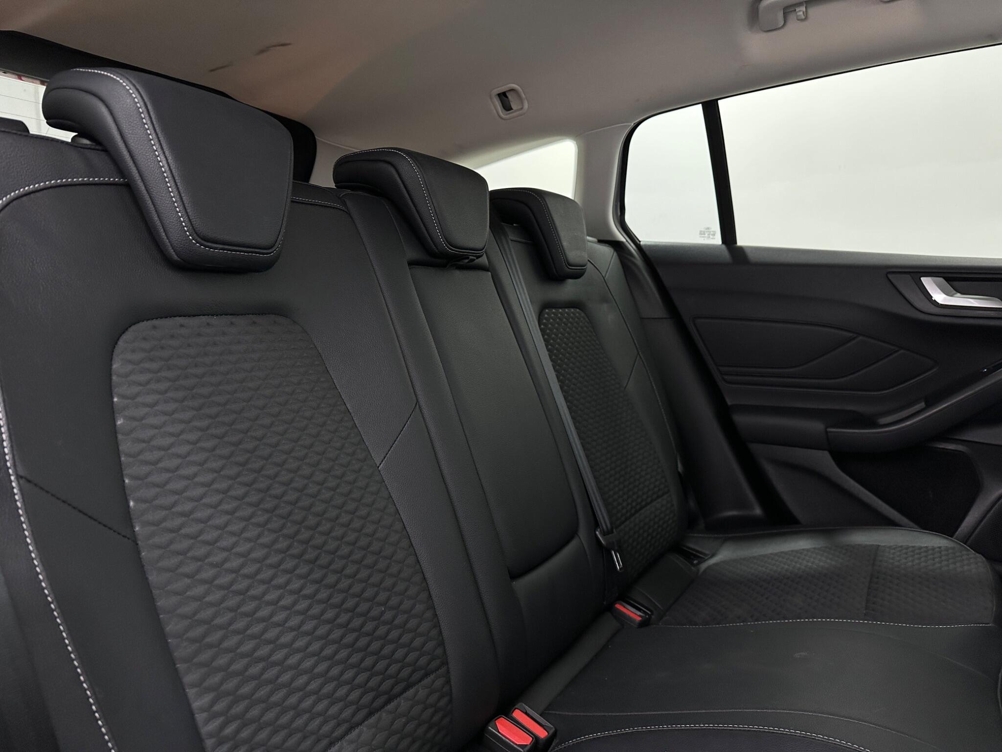 Ford Focus view 41