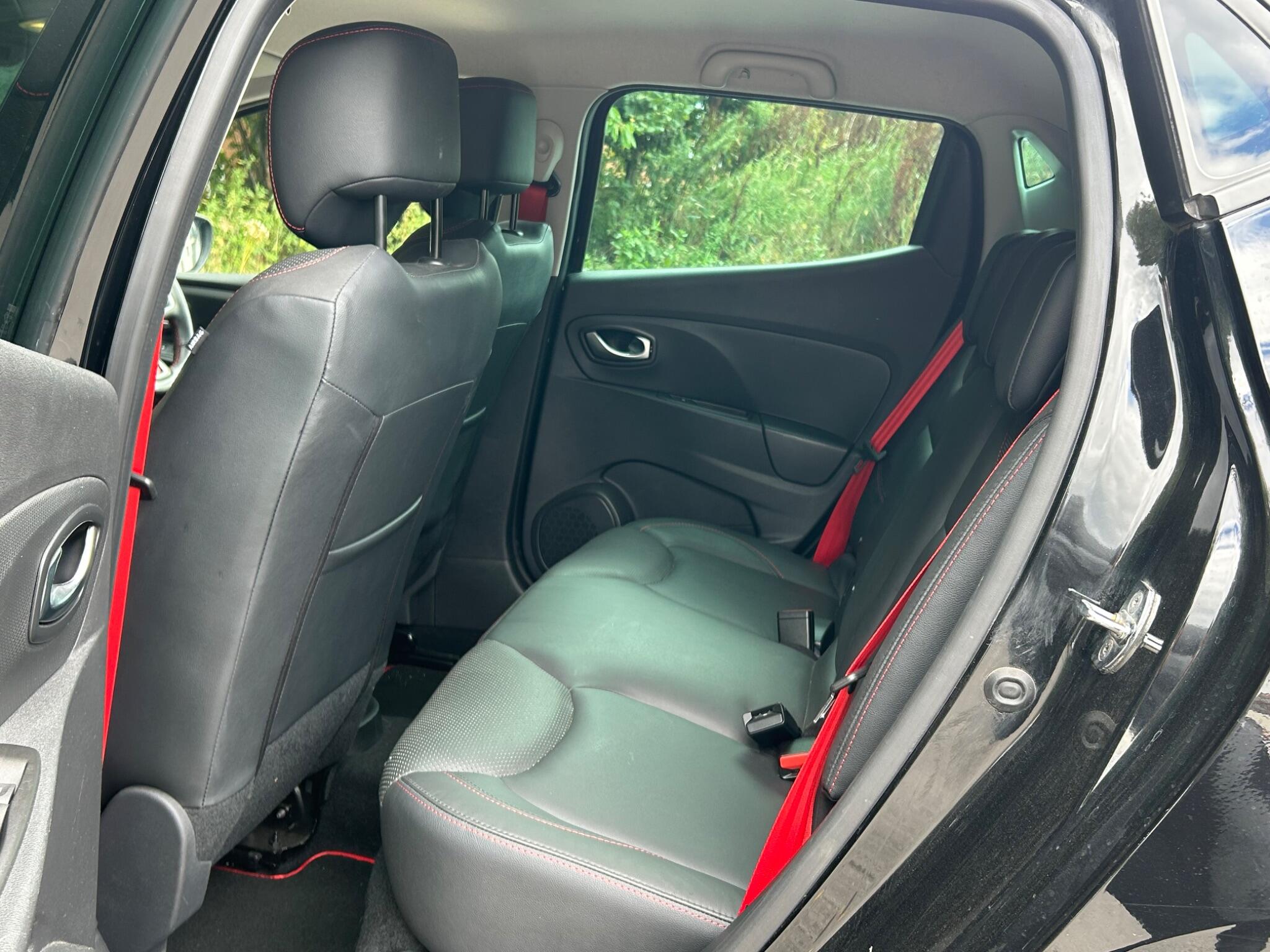 Renault Clio view 21