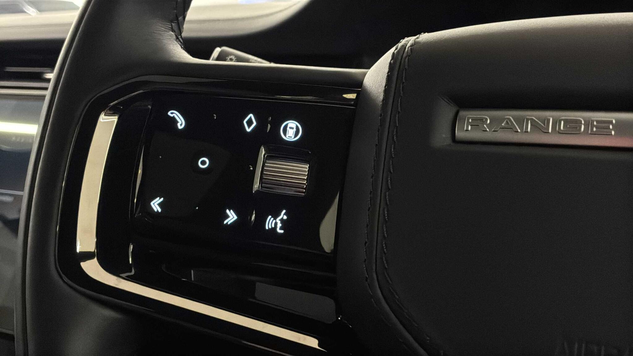 Land Rover Range Rover Evoque view 27