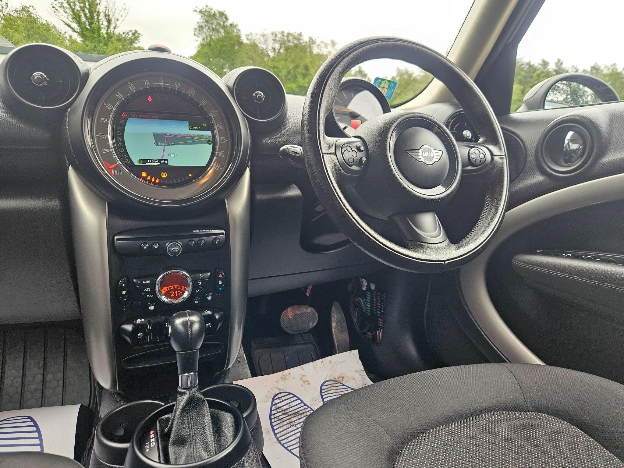 2016 MINI Countryman image 20