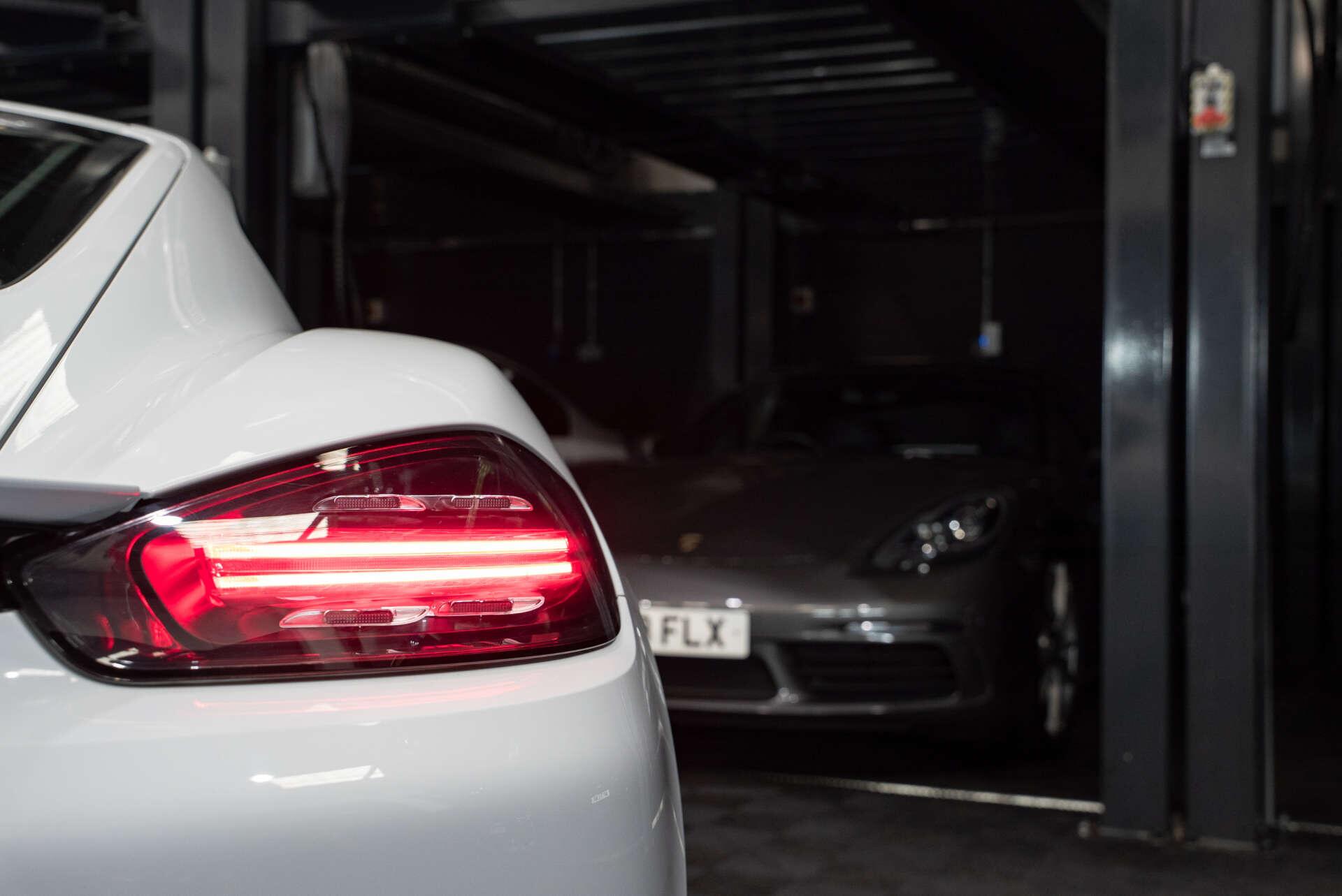 Porsche Cayman view 24