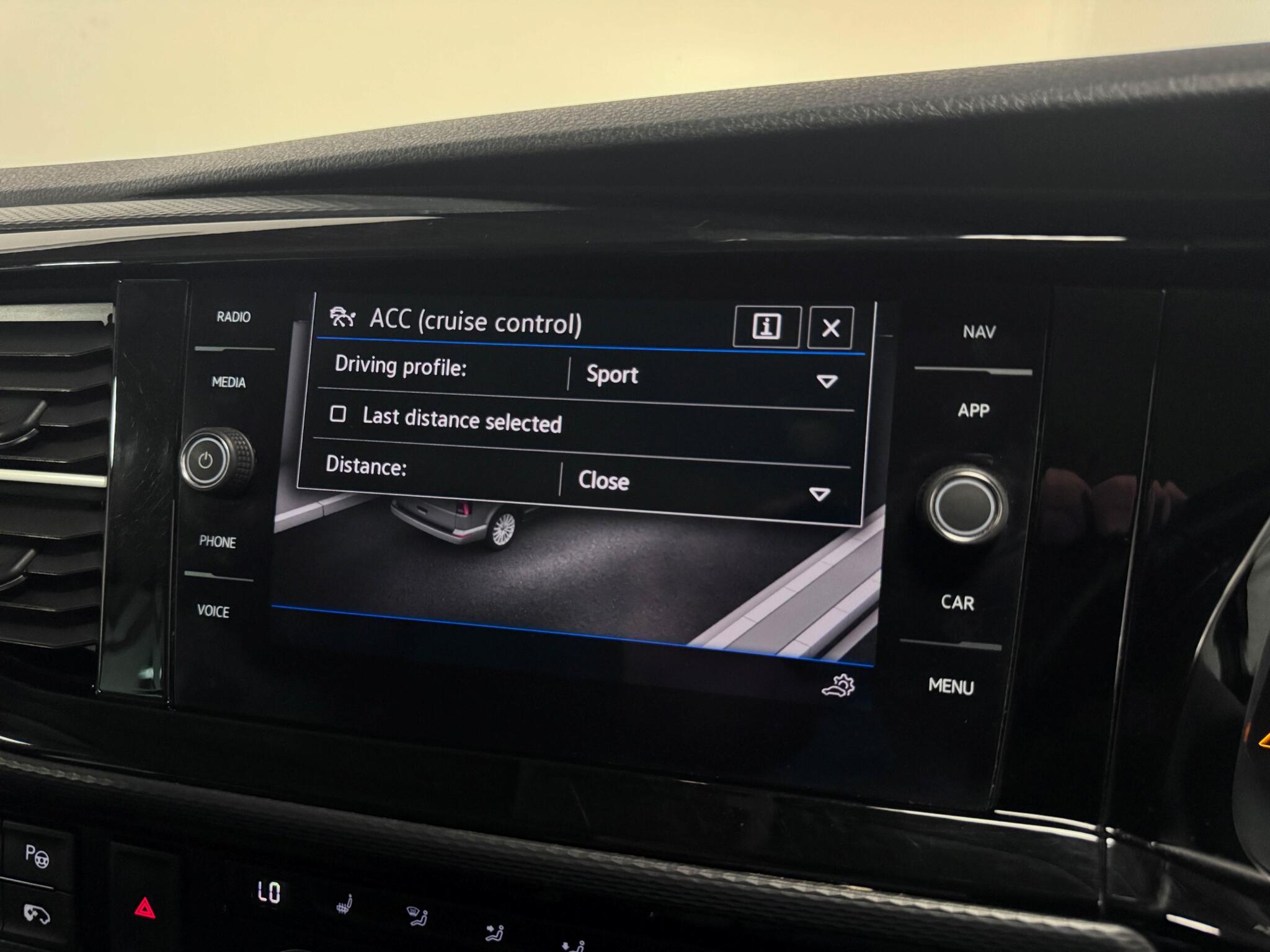 Volkswagen Caravelle view 51