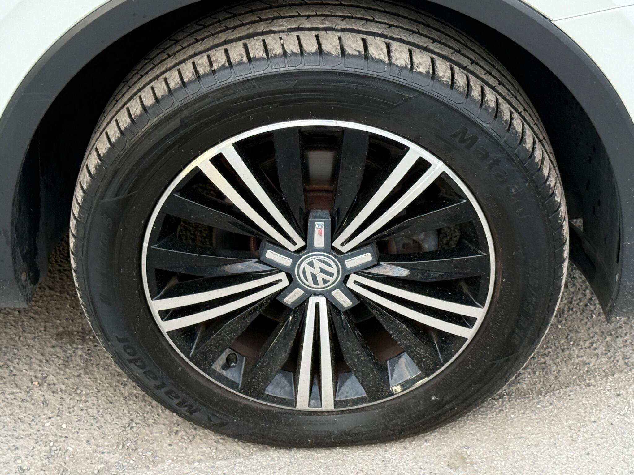Volkswagen Tiguan - Image 29