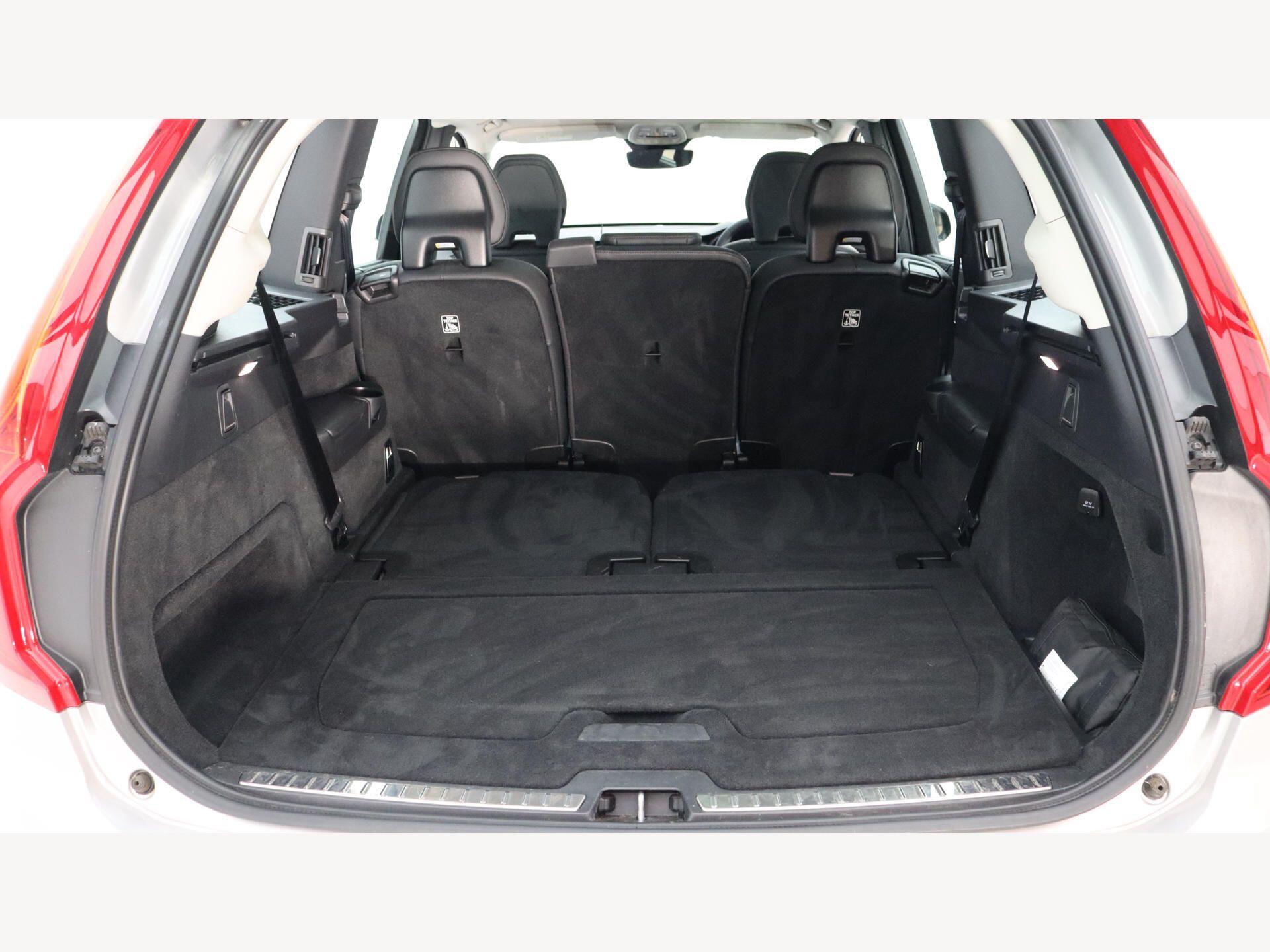 Volvo XC90 view 16