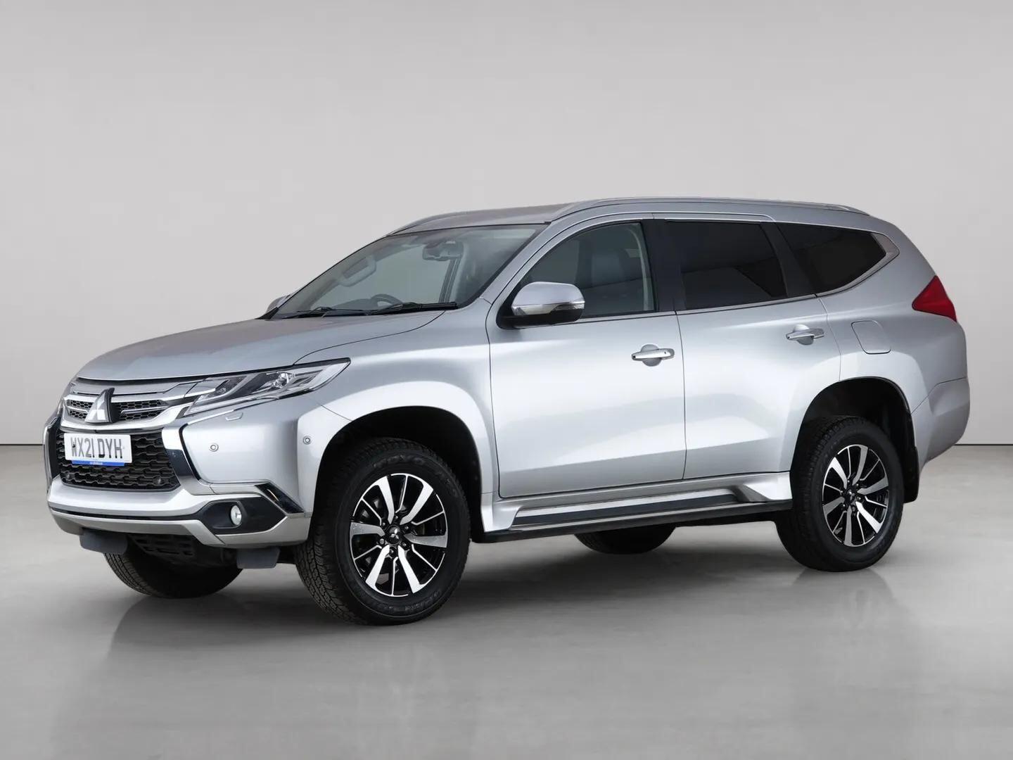 Mitsubishi Shogun Sport view 2