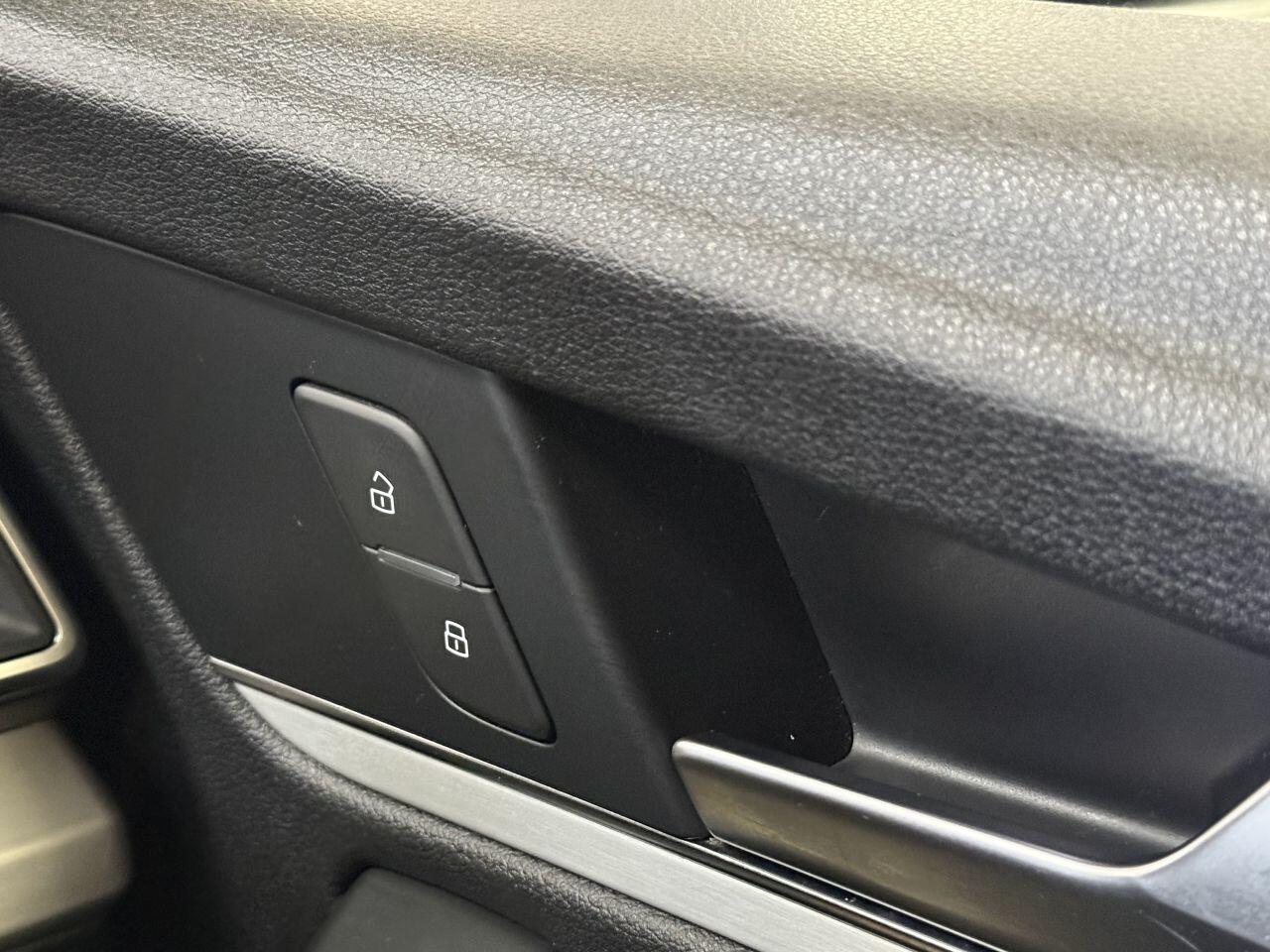 Audi Q5 view 45