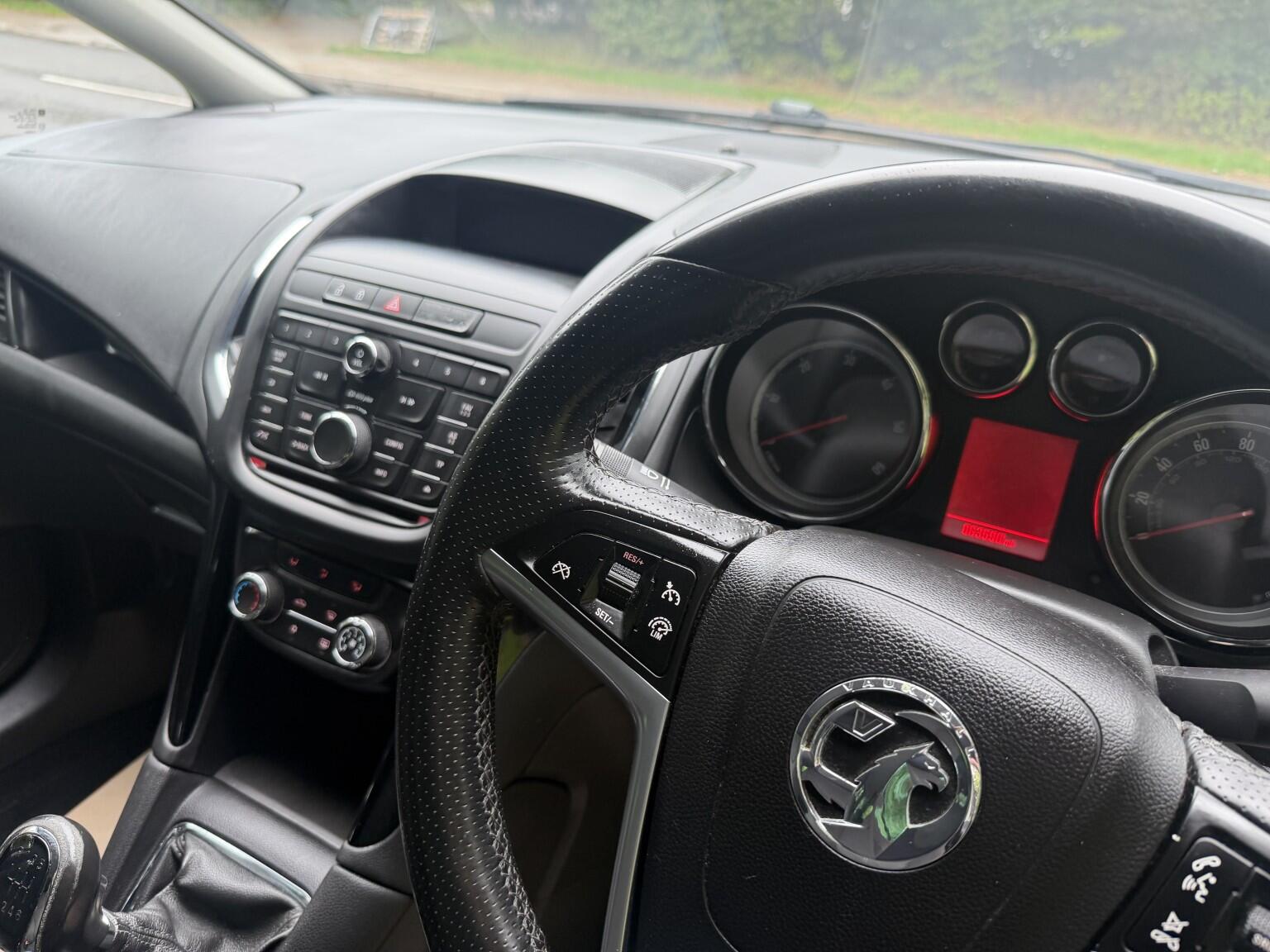 Vauxhall Zafira Tourer view 17