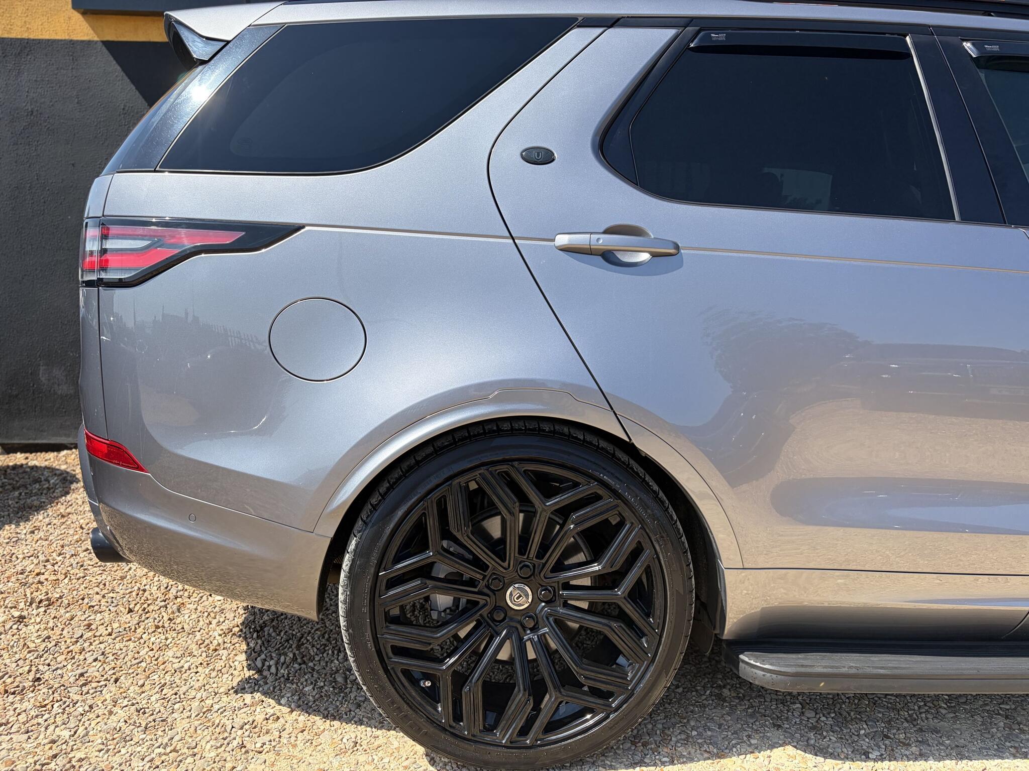 Land Rover Discovery 3 view 13