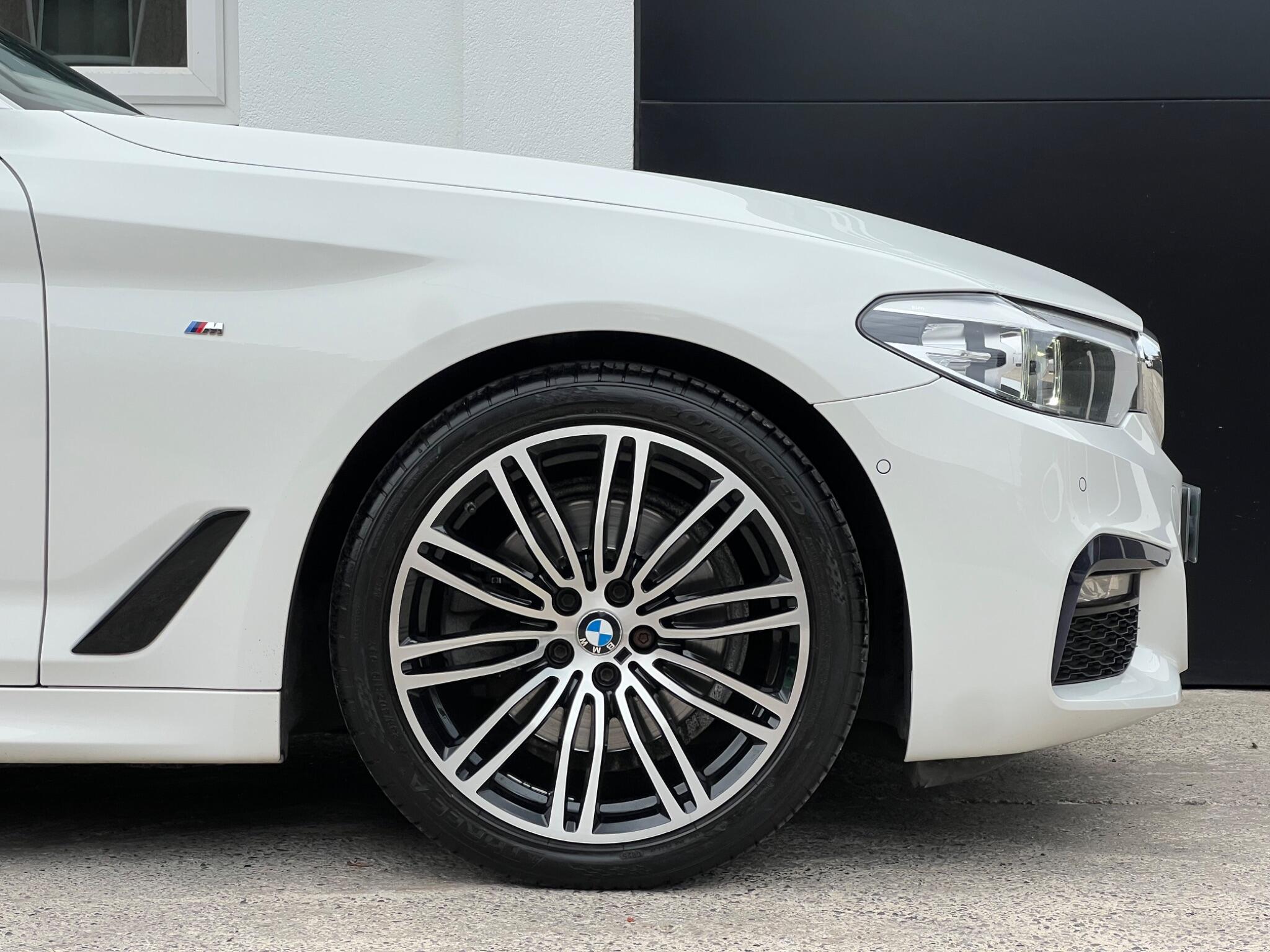 BMW 5 Series view 8