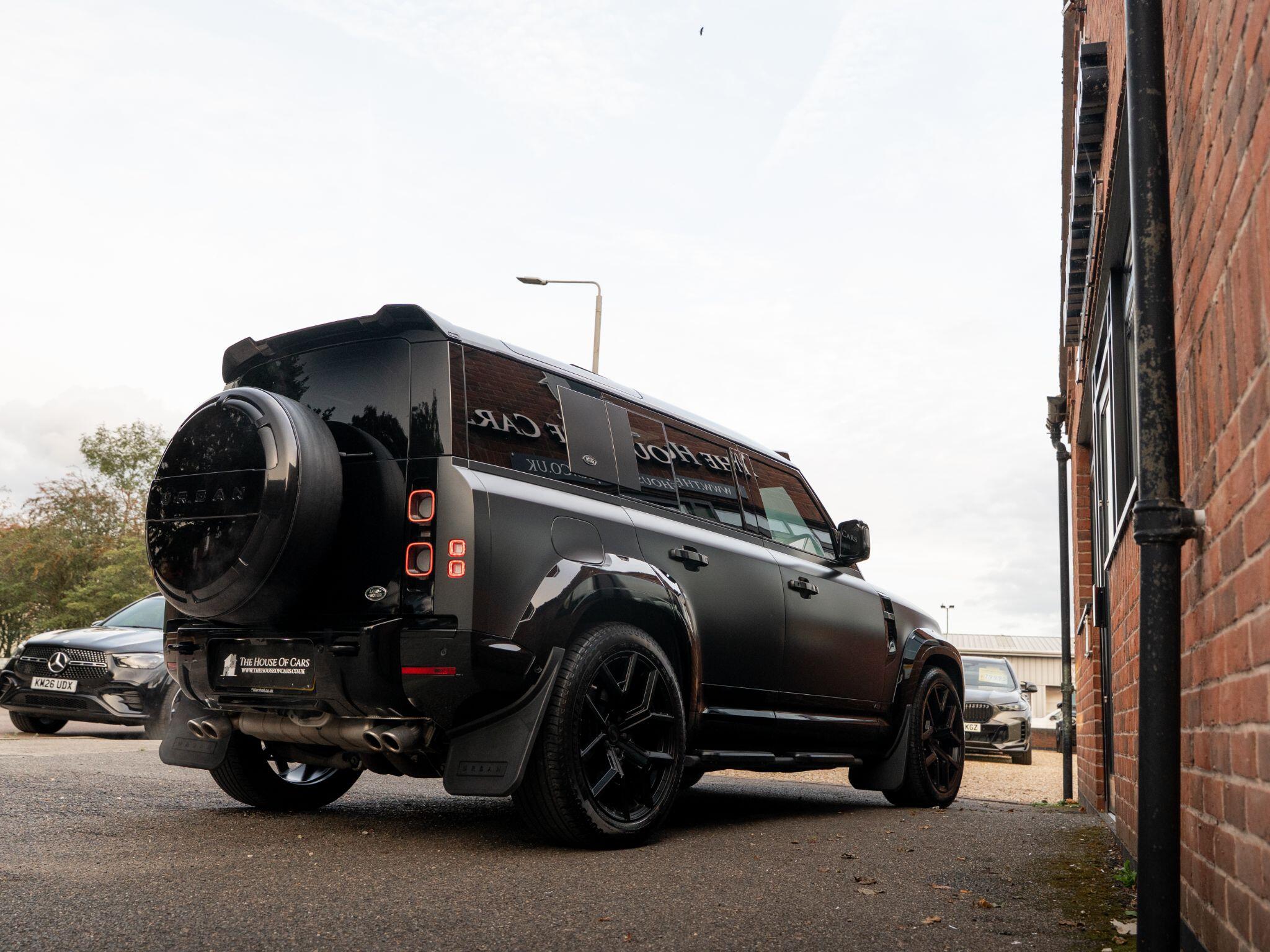 Land Rover Defender view 19