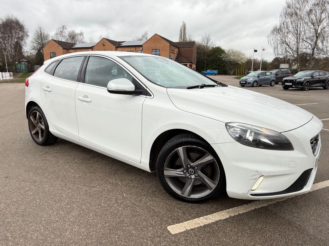 Volvo V40 view 15