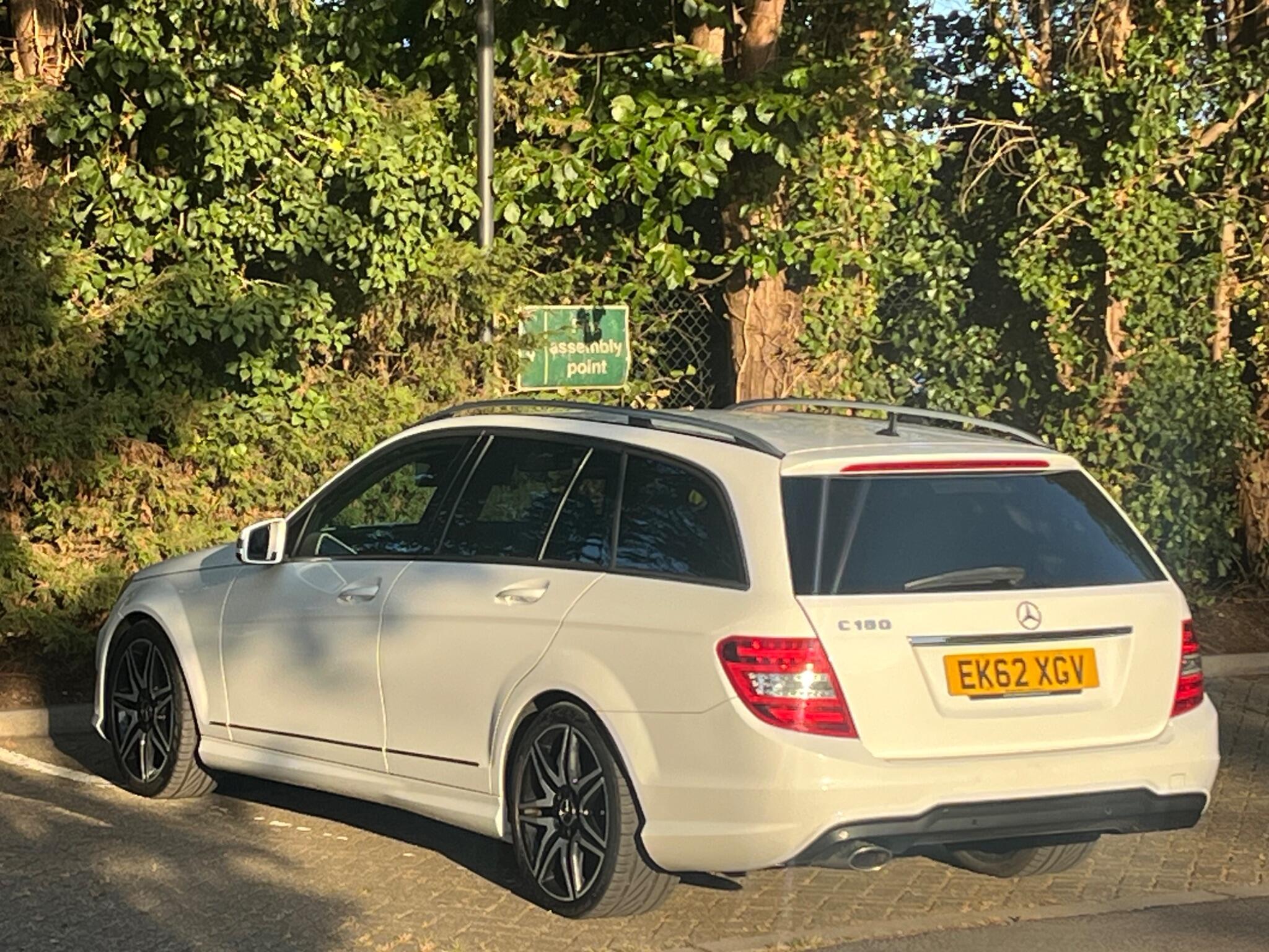 Mercedes-Benz C-Class view 9