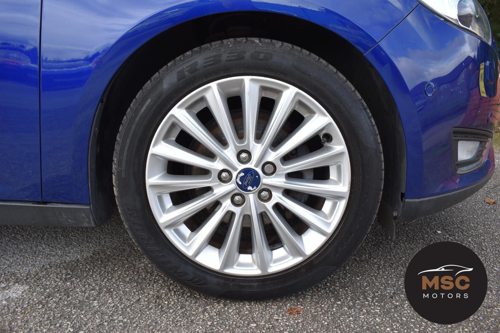 Ford Focus view 24