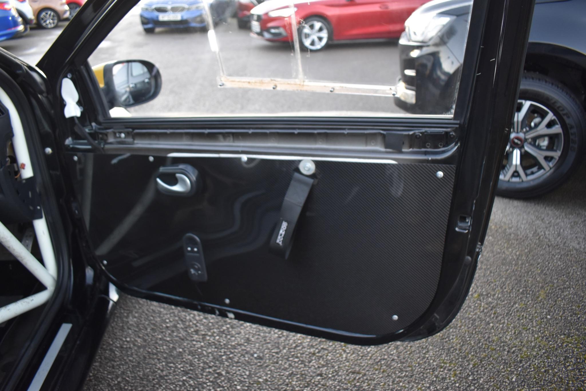 Clio - 2.0 Renaultsport Euro 5 3dr - Image 12
