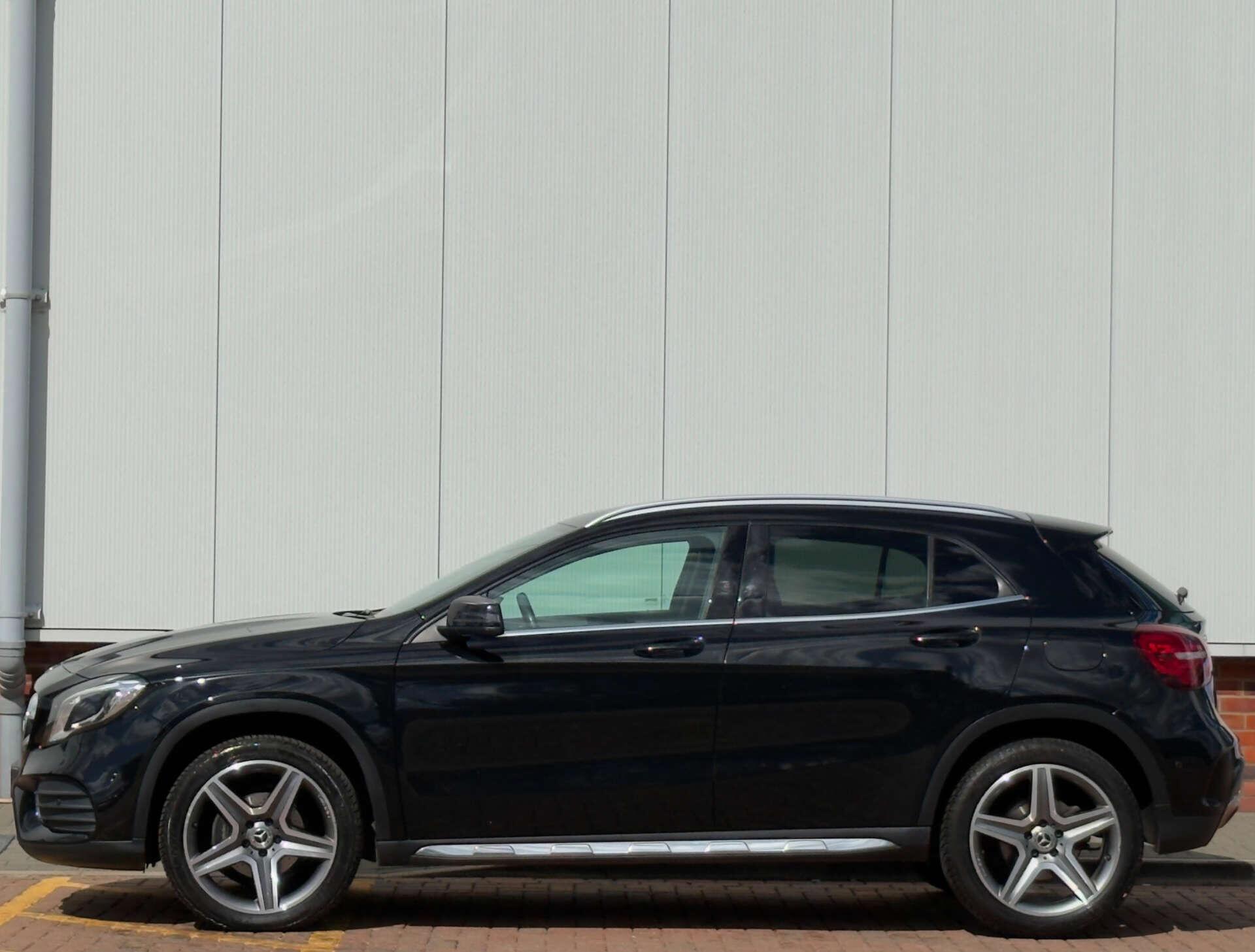 Mercedes-Benz Gla view 8