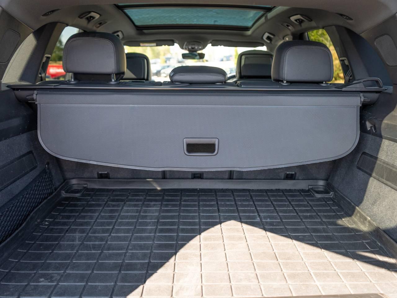 Porsche Cayenne view 38
