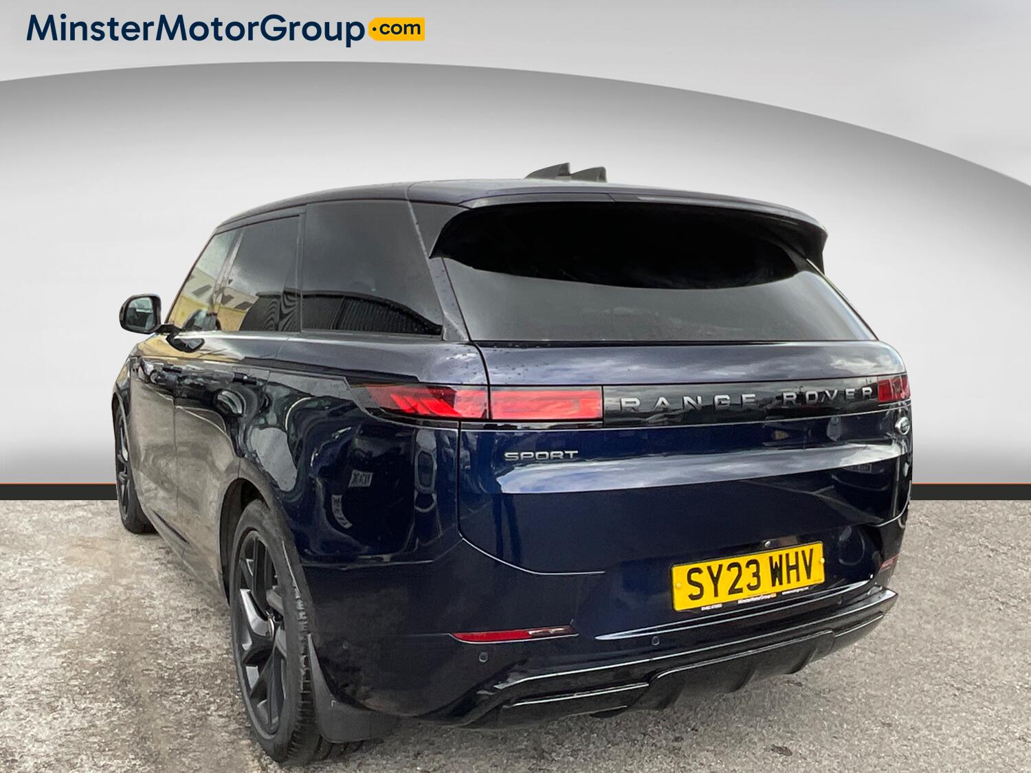 Land Rover Range Rover Sport view 4
