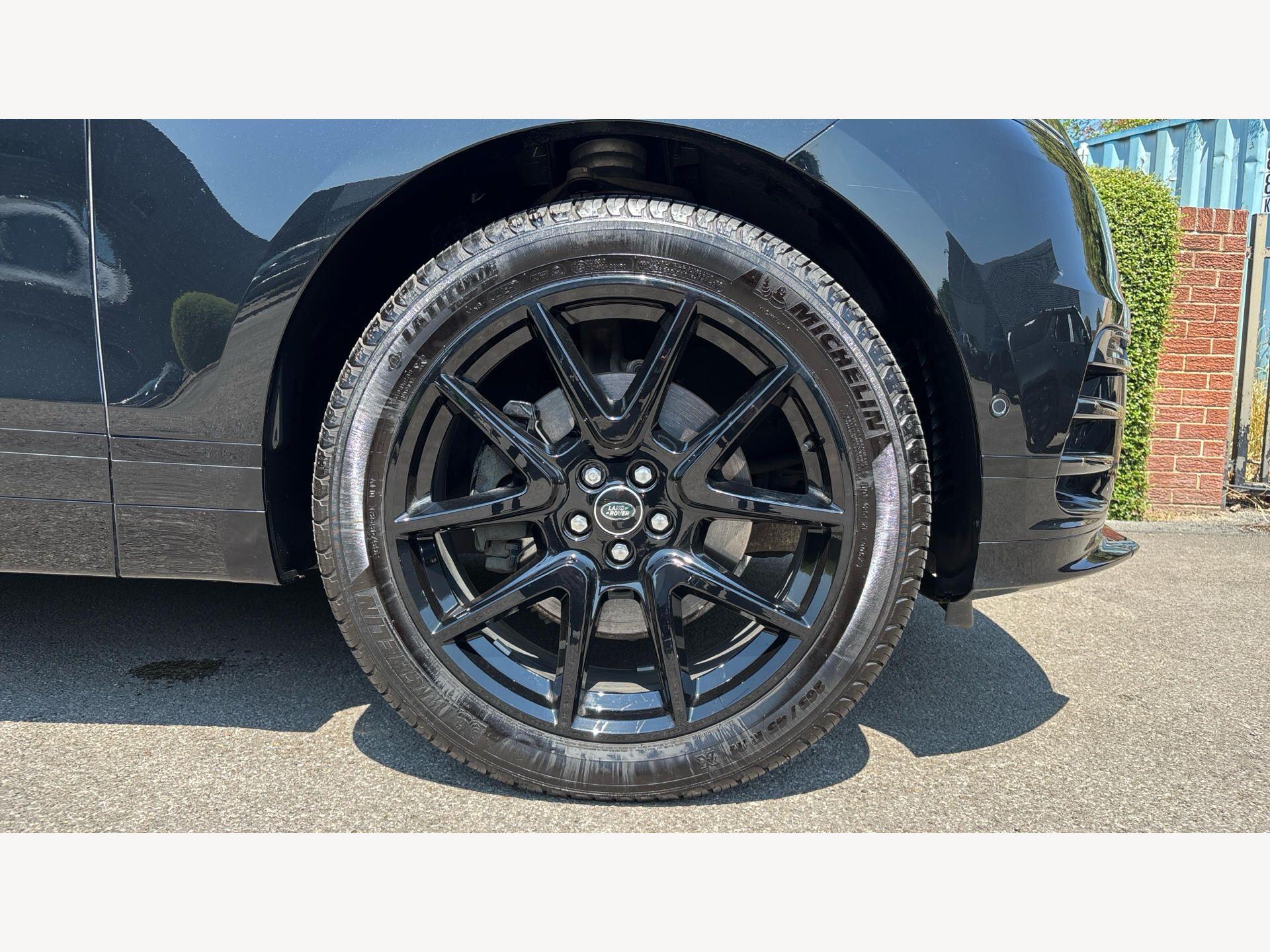 Land Rover Range Rover Velar view 9