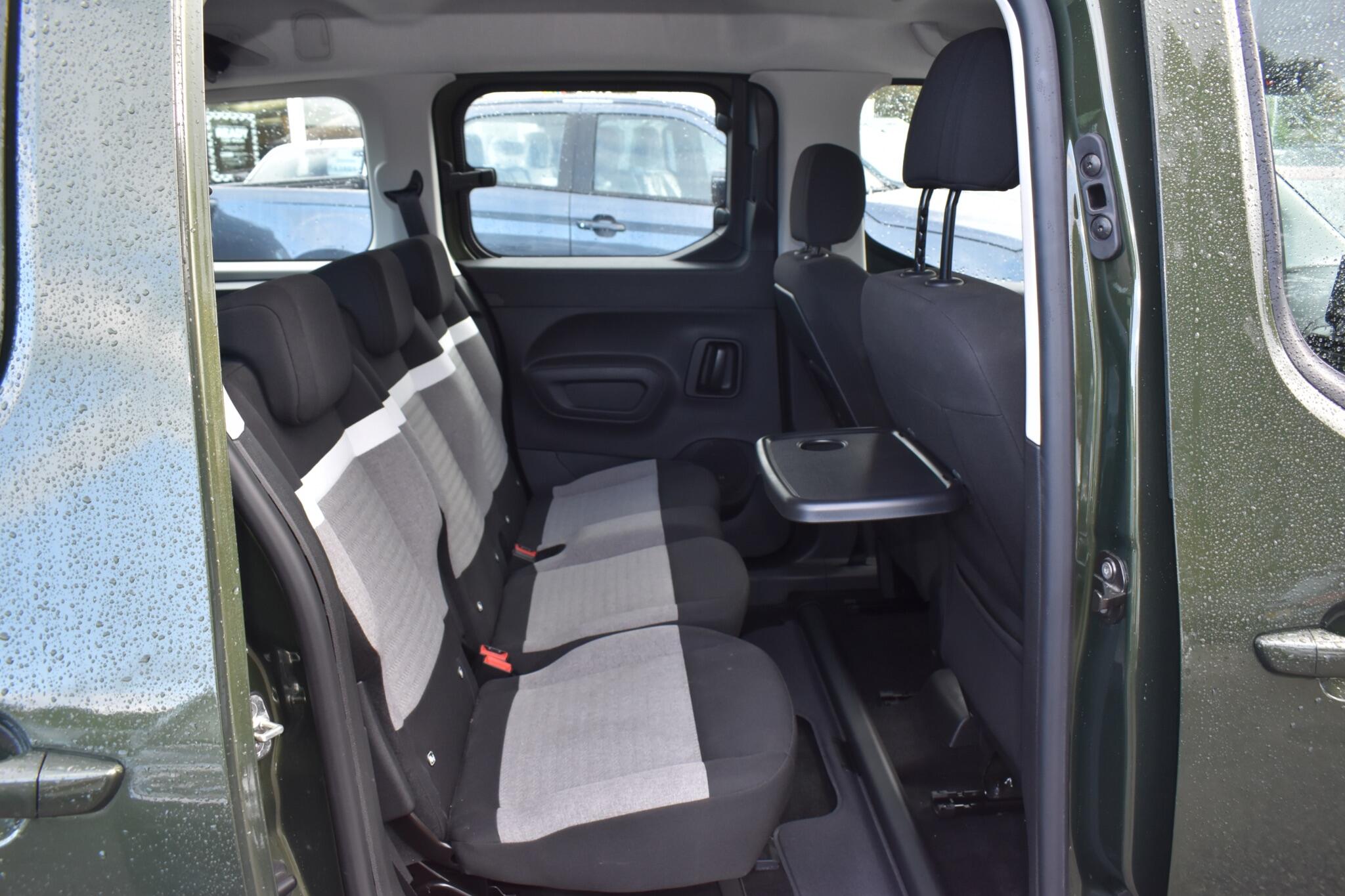 e-Berlingo - 52kWh PLUS XL Auto 5dr (7.4kW Charger) - Image 13