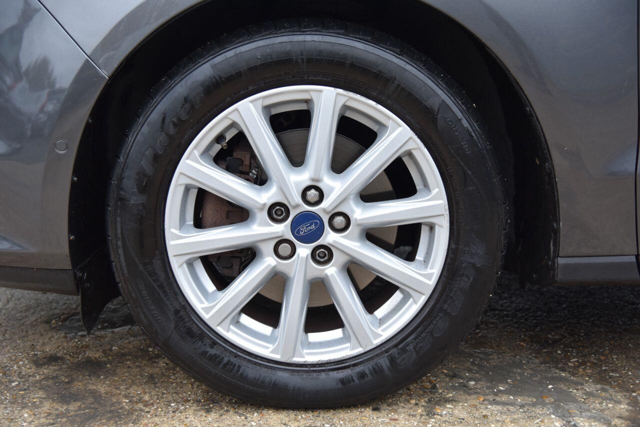 Ford Galaxy view 70