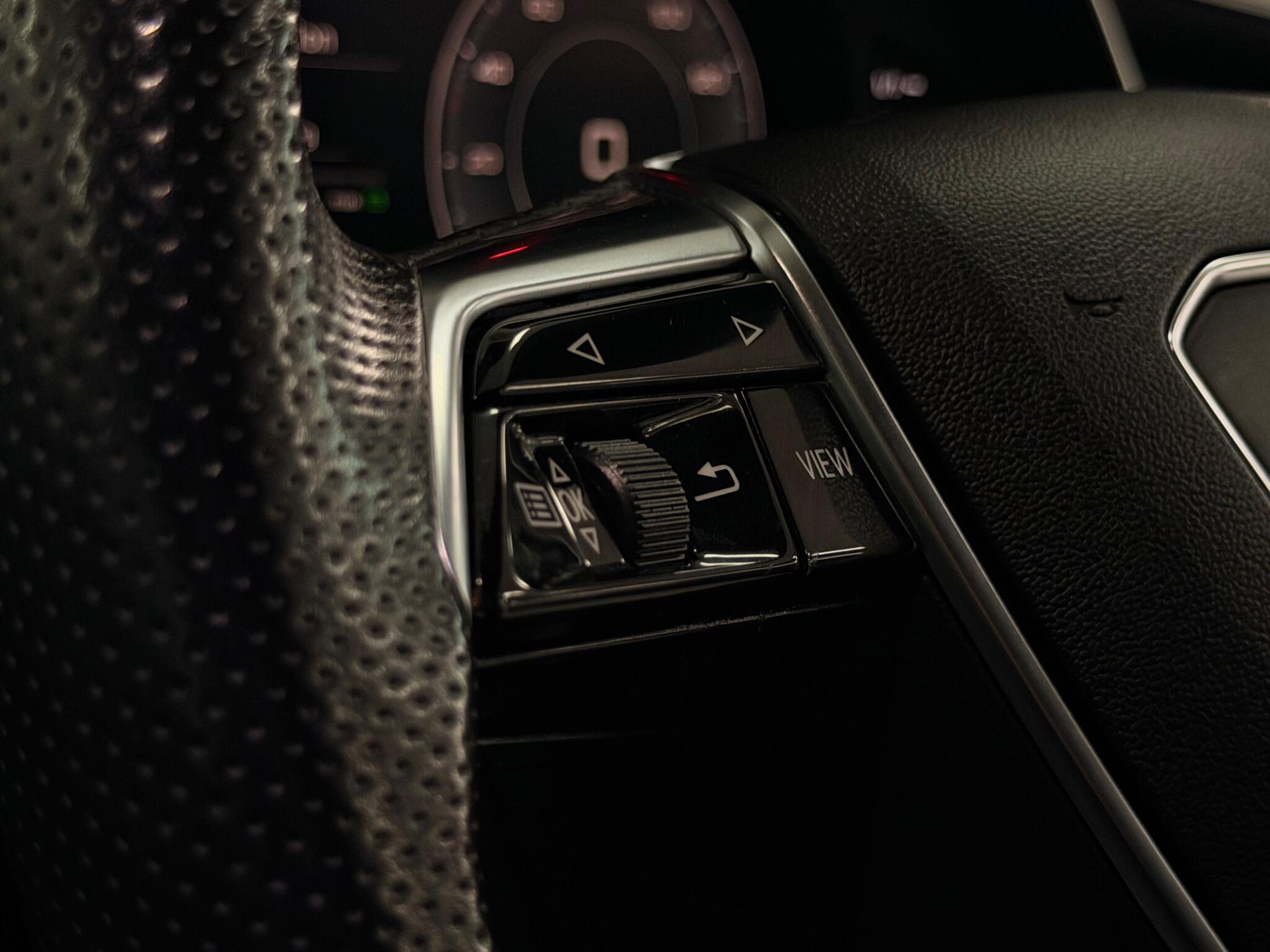 Audi A6 view 12