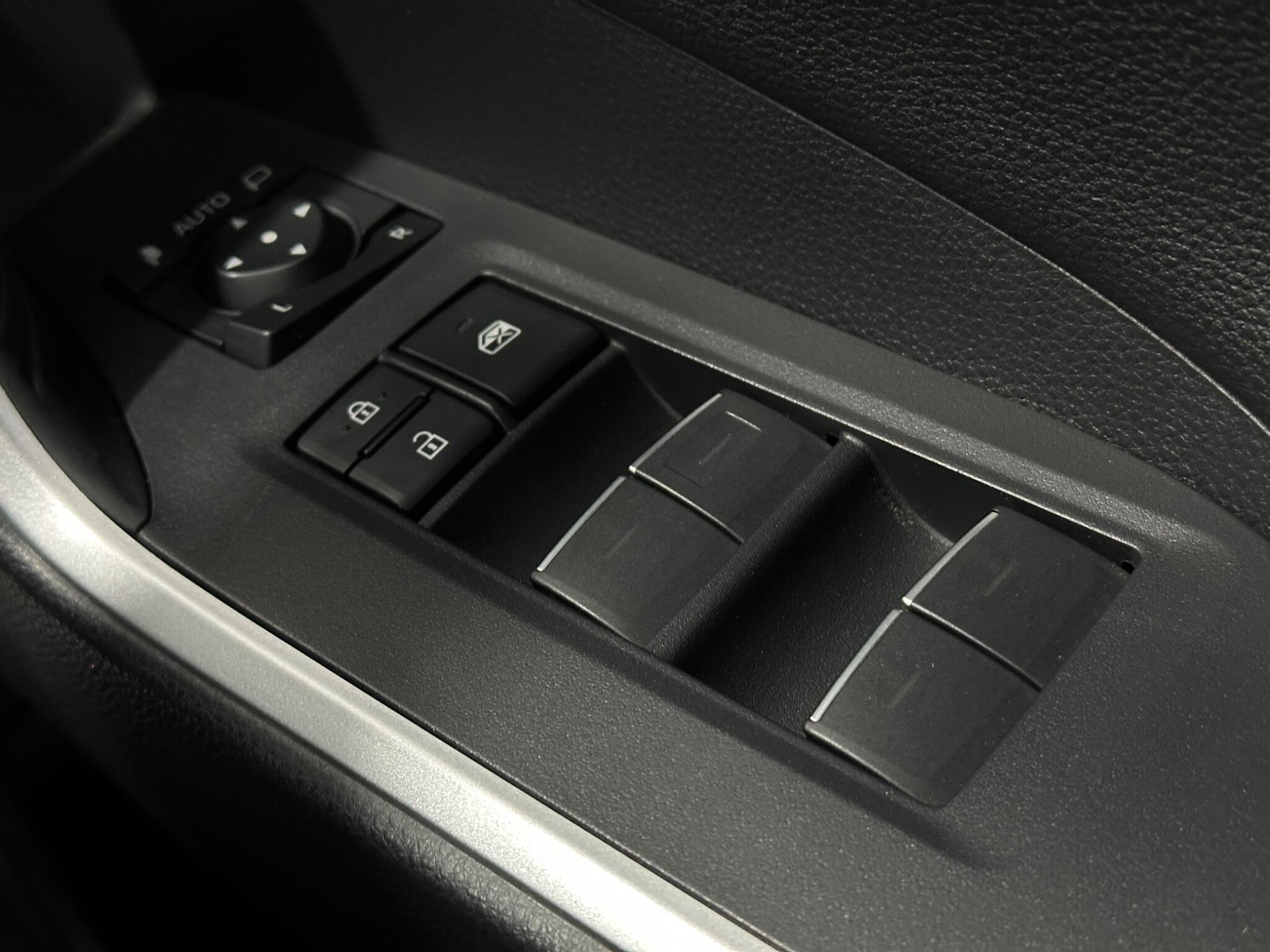 Toyota Rav4 view 18