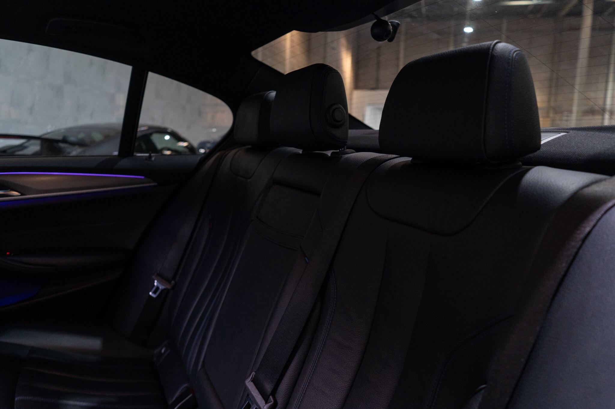 BMW 5 Series view 15