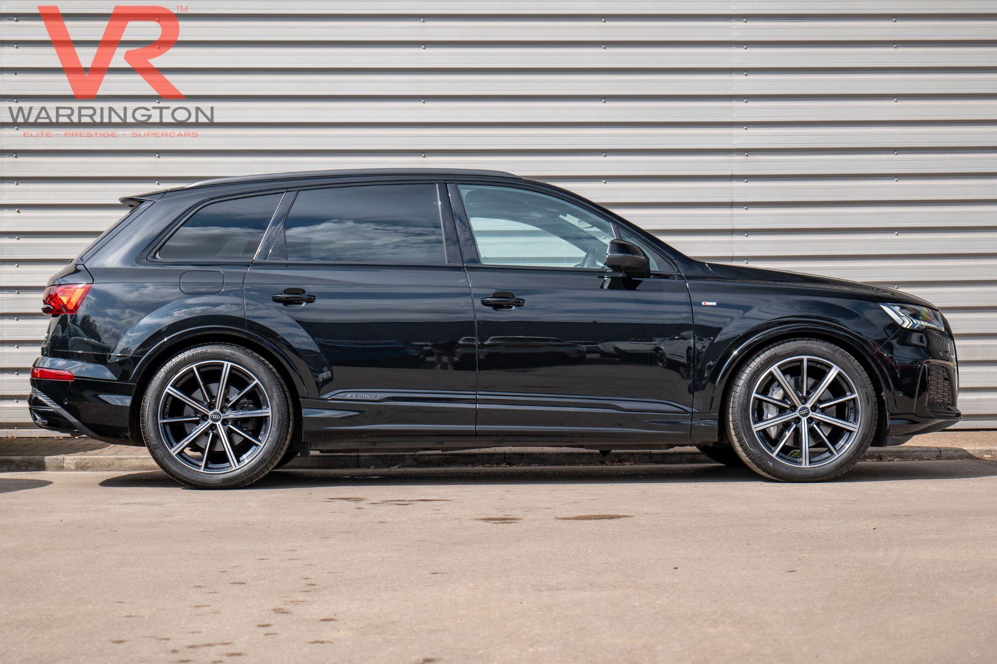 Audi Q7 view 24