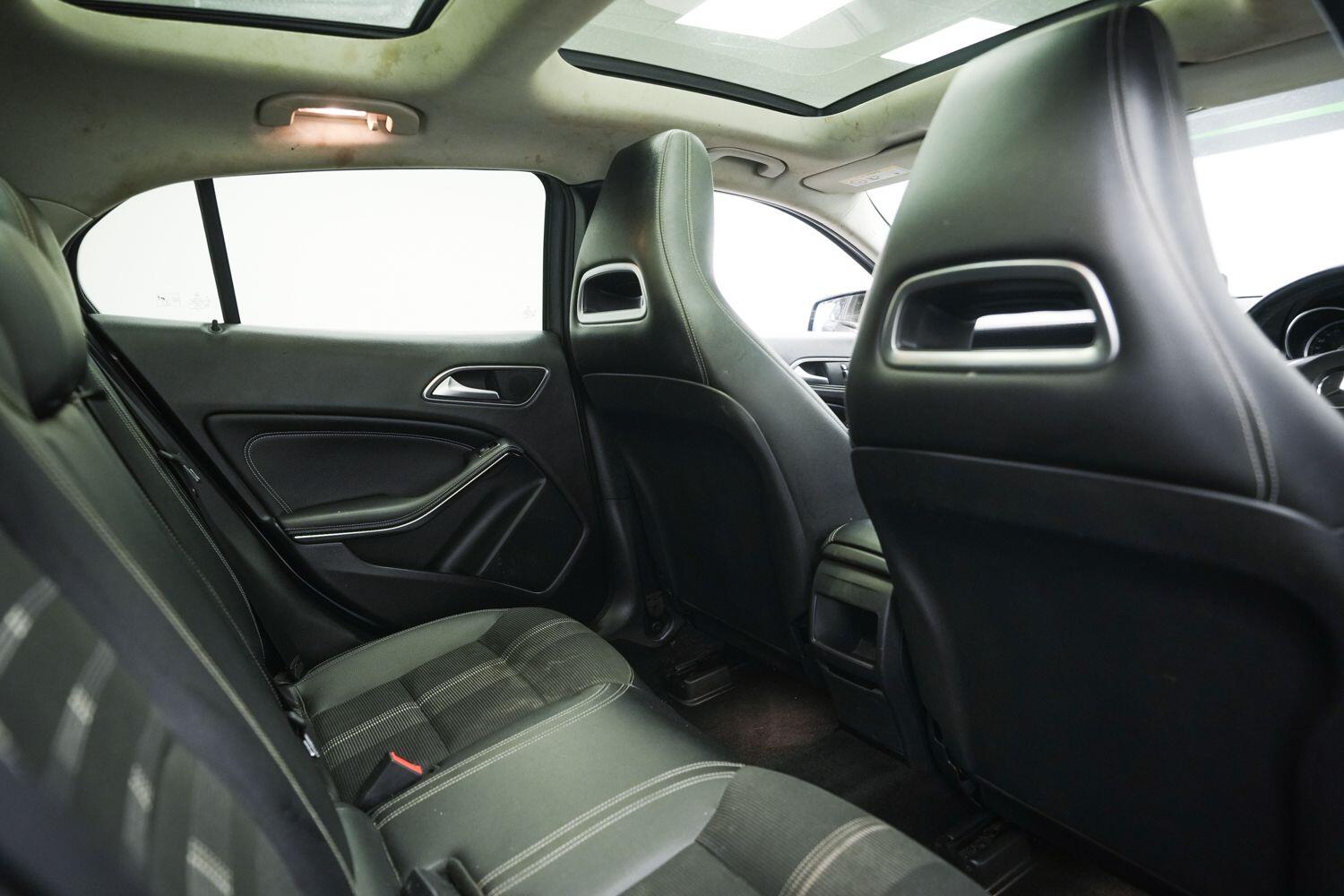 Mercedes-Benz Gla view 14