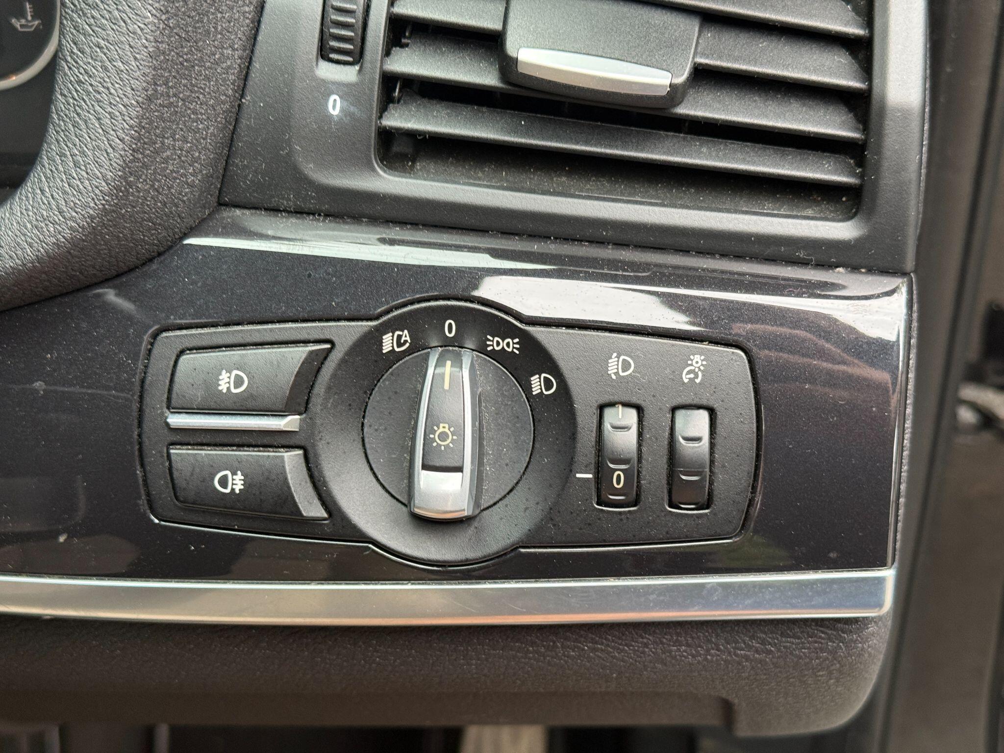 BMW X3 view 34