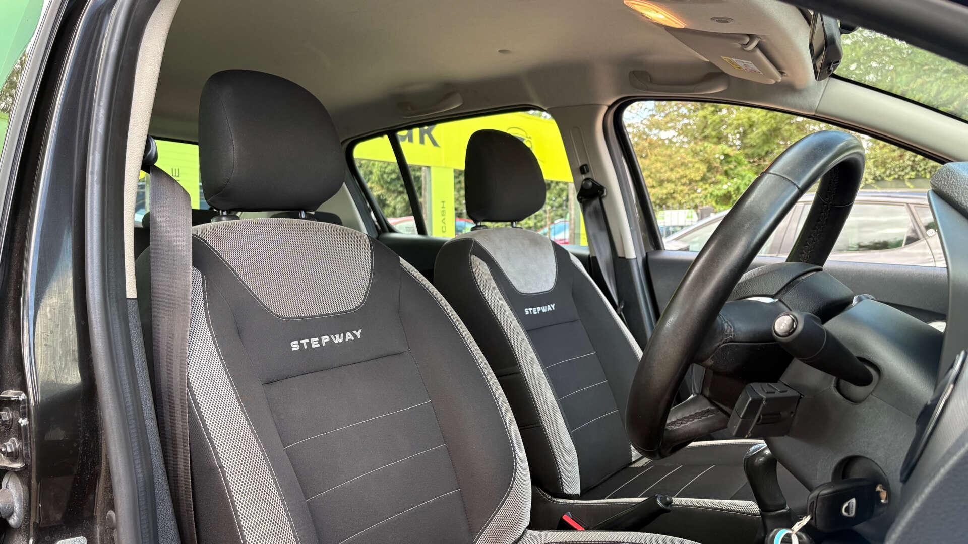 Dacia Sandero view 8
