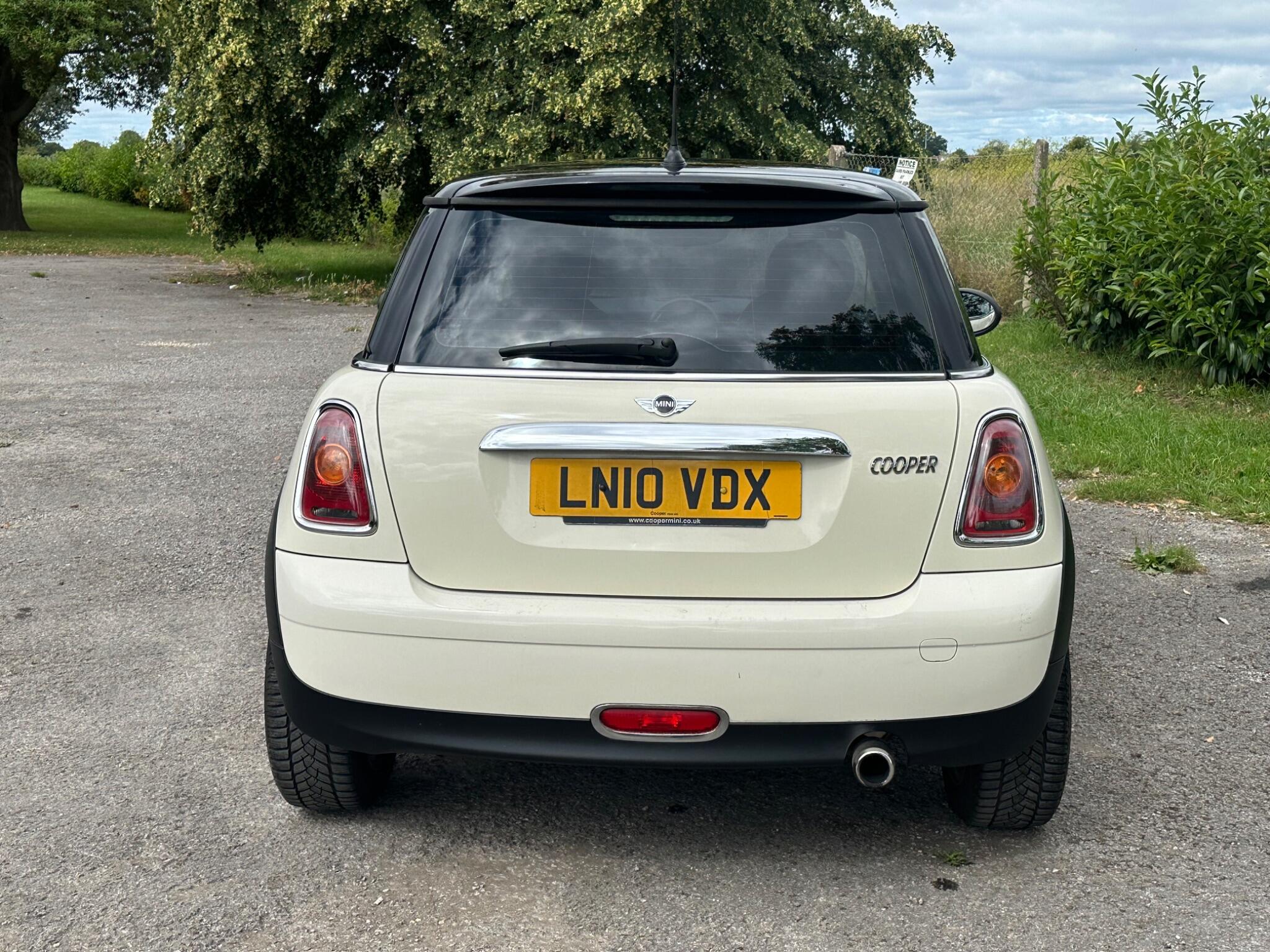 Mini Hatch view 21