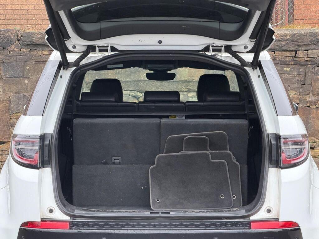 Land Rover Discovery Sport view 21