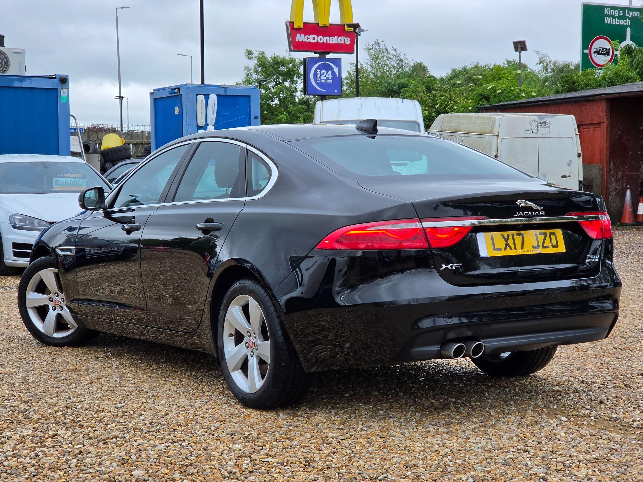 Jaguar XF view 4