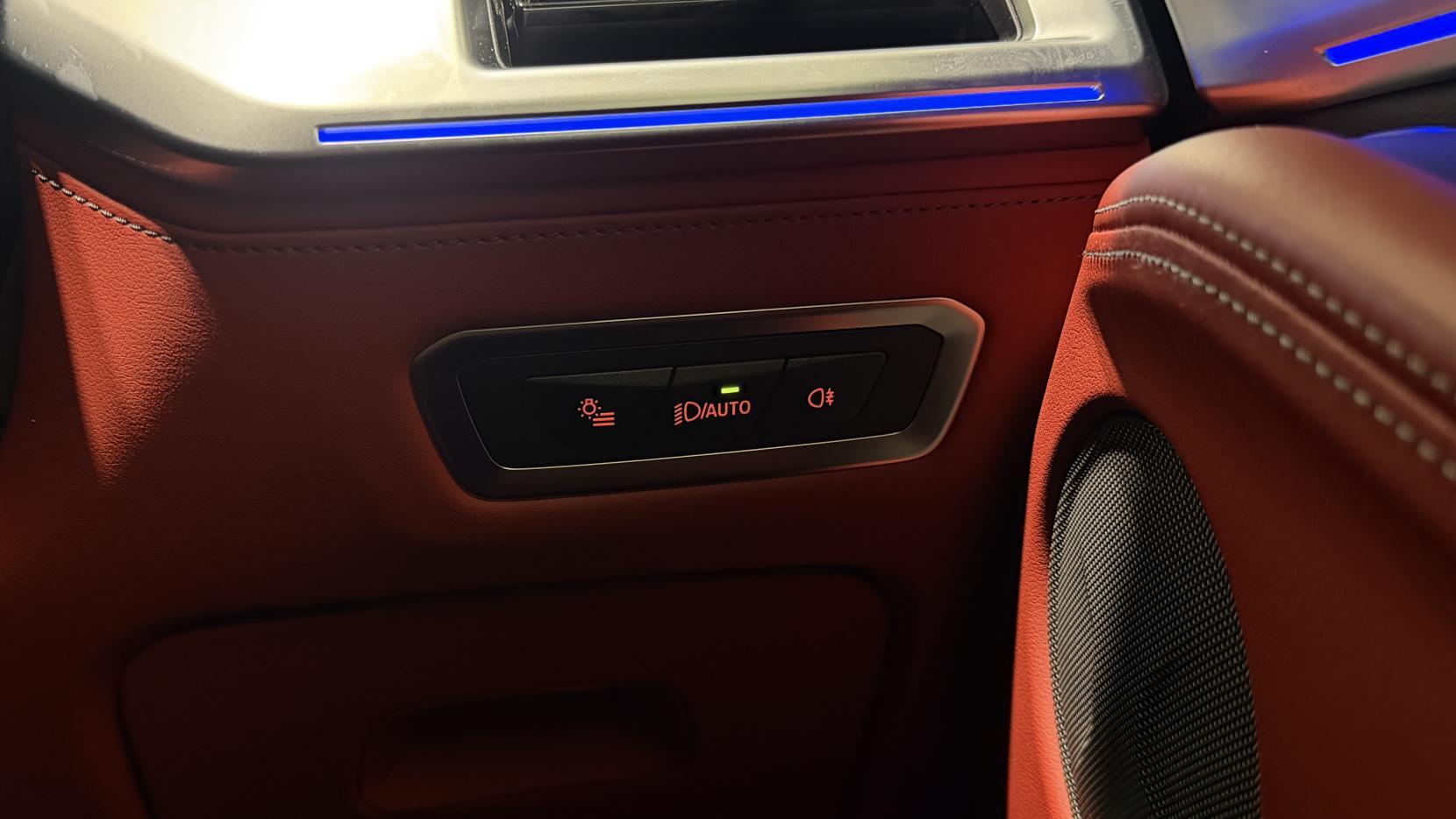 BMW XM view 35
