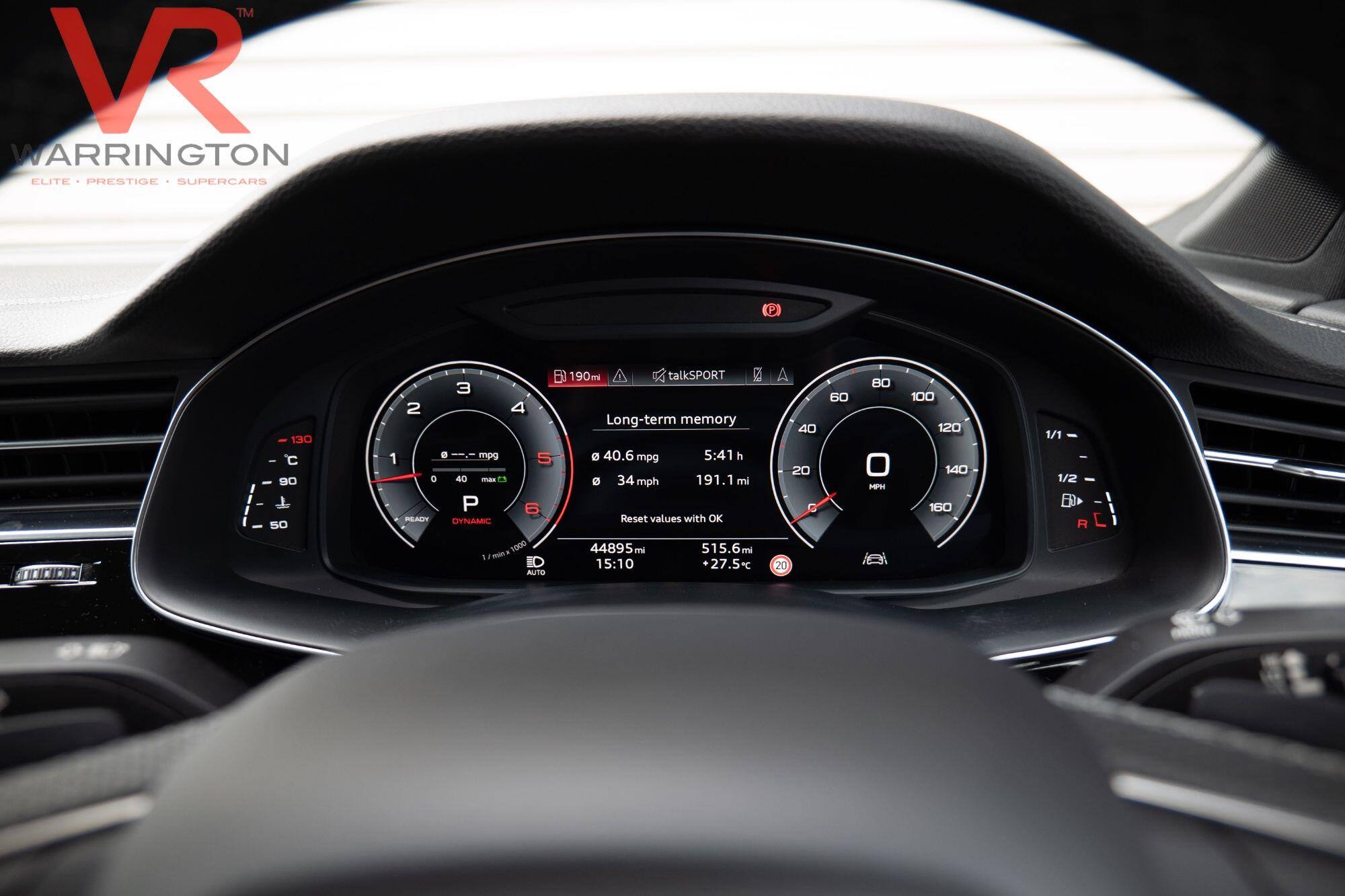 Audi Q7 view 13