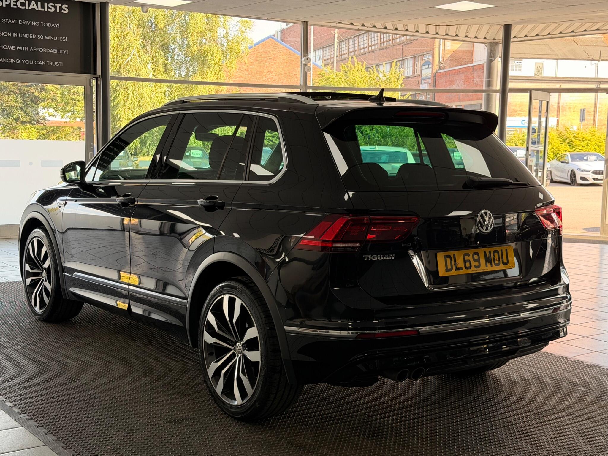 Volkswagen Tiguan view 9