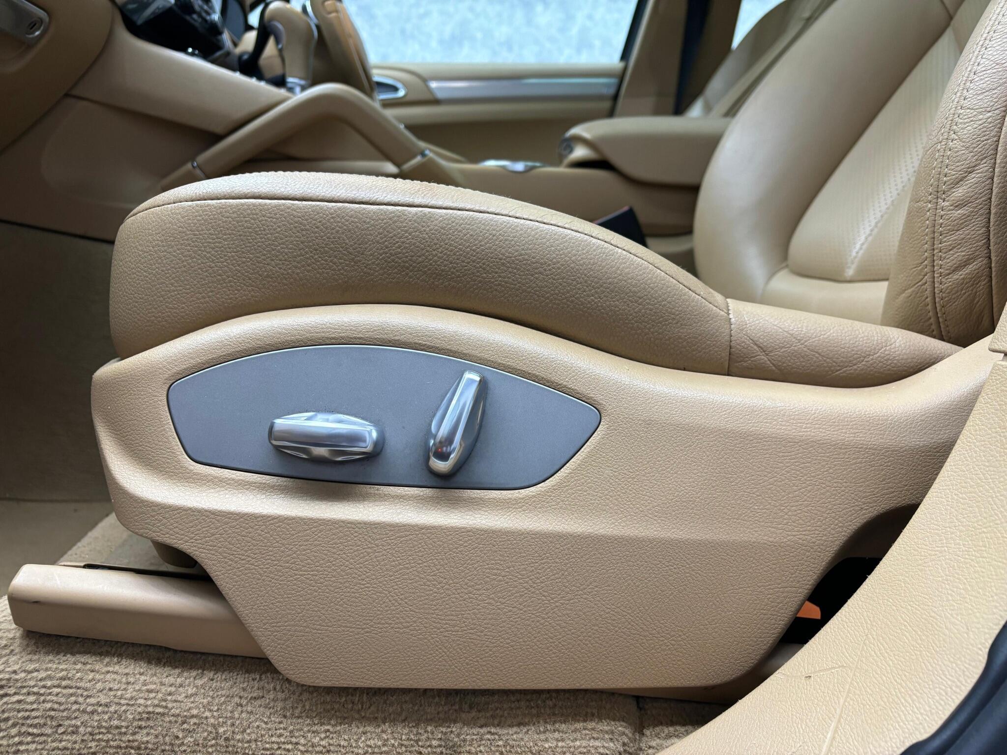 Porsche Cayenne view 10