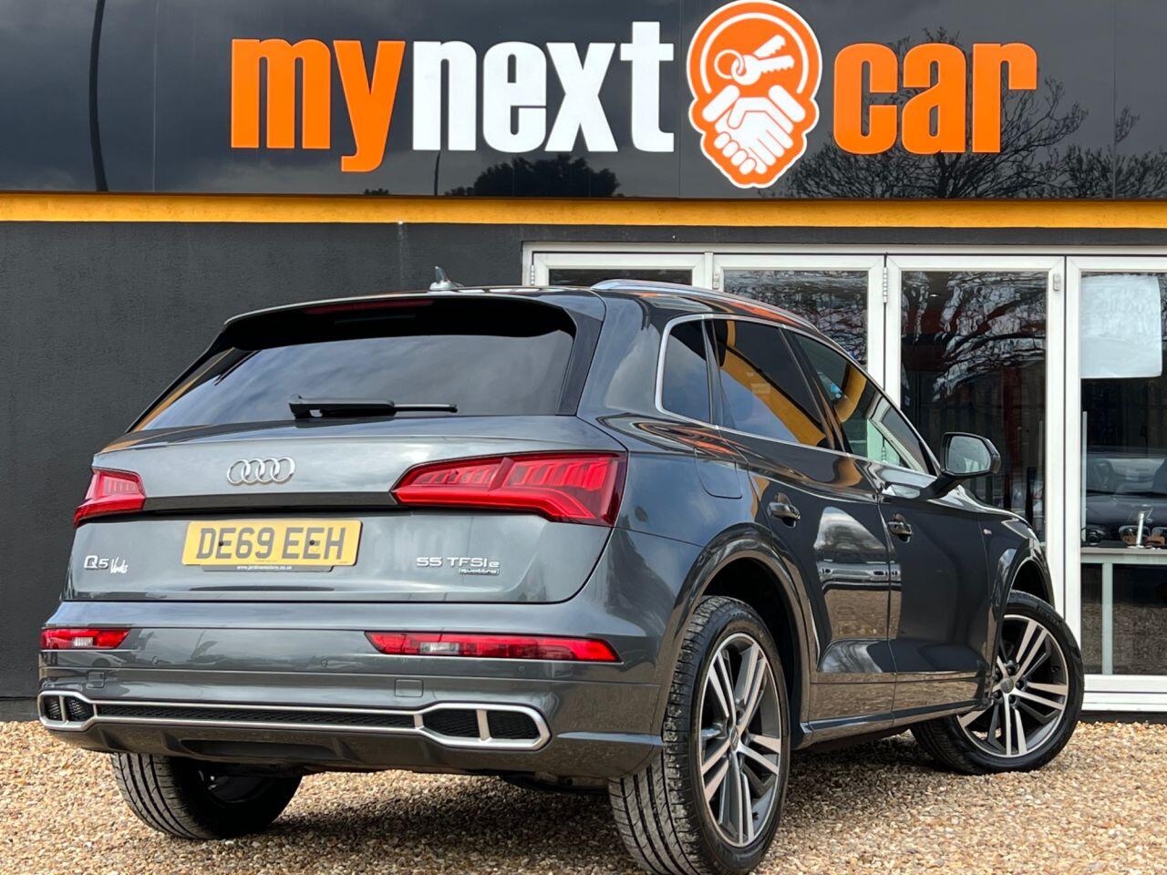 Audi Q5 view 8