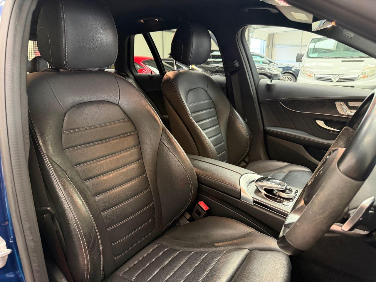 Mercedes-Benz C Class view 3
