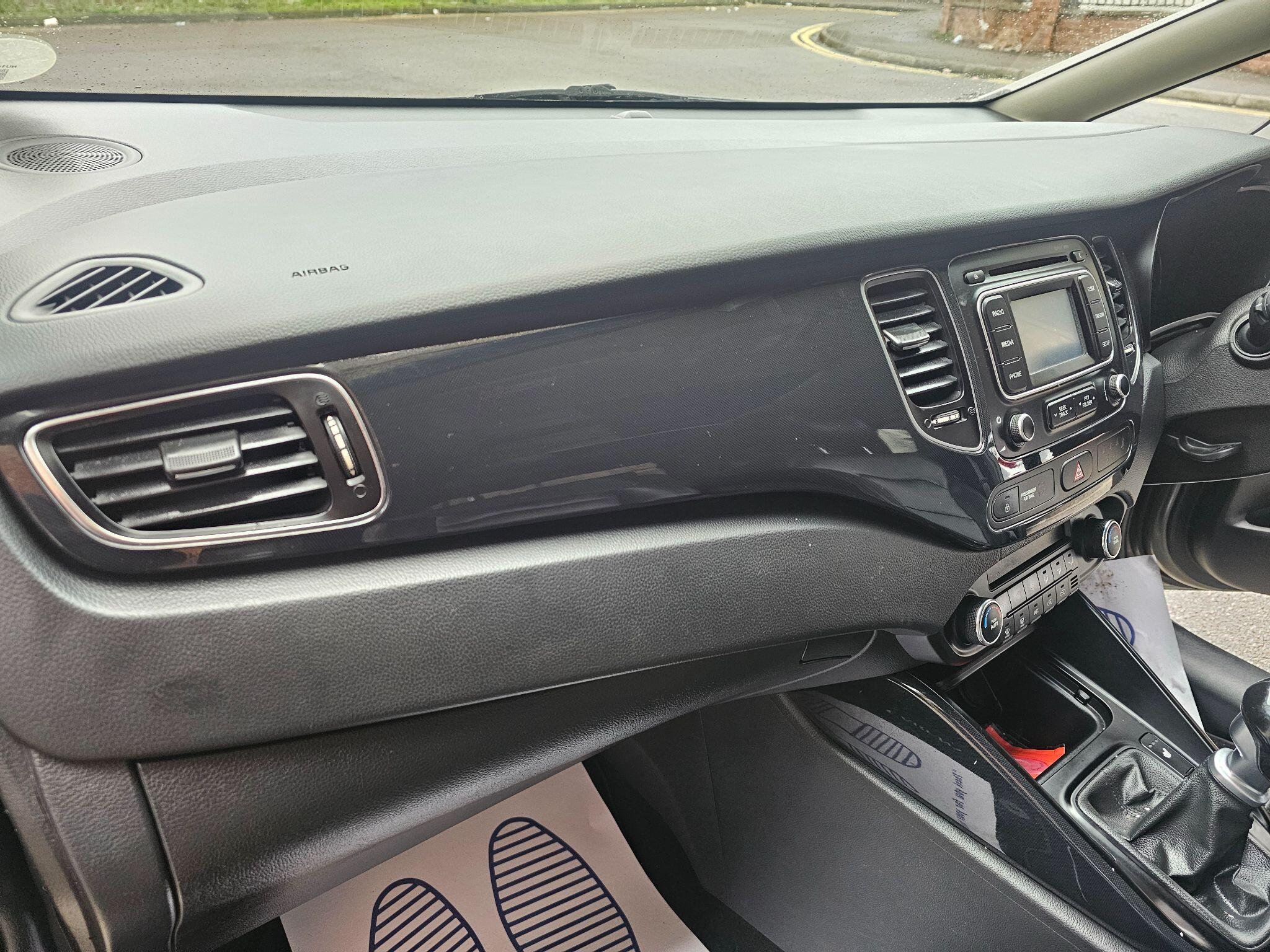 Kia Carens view 22