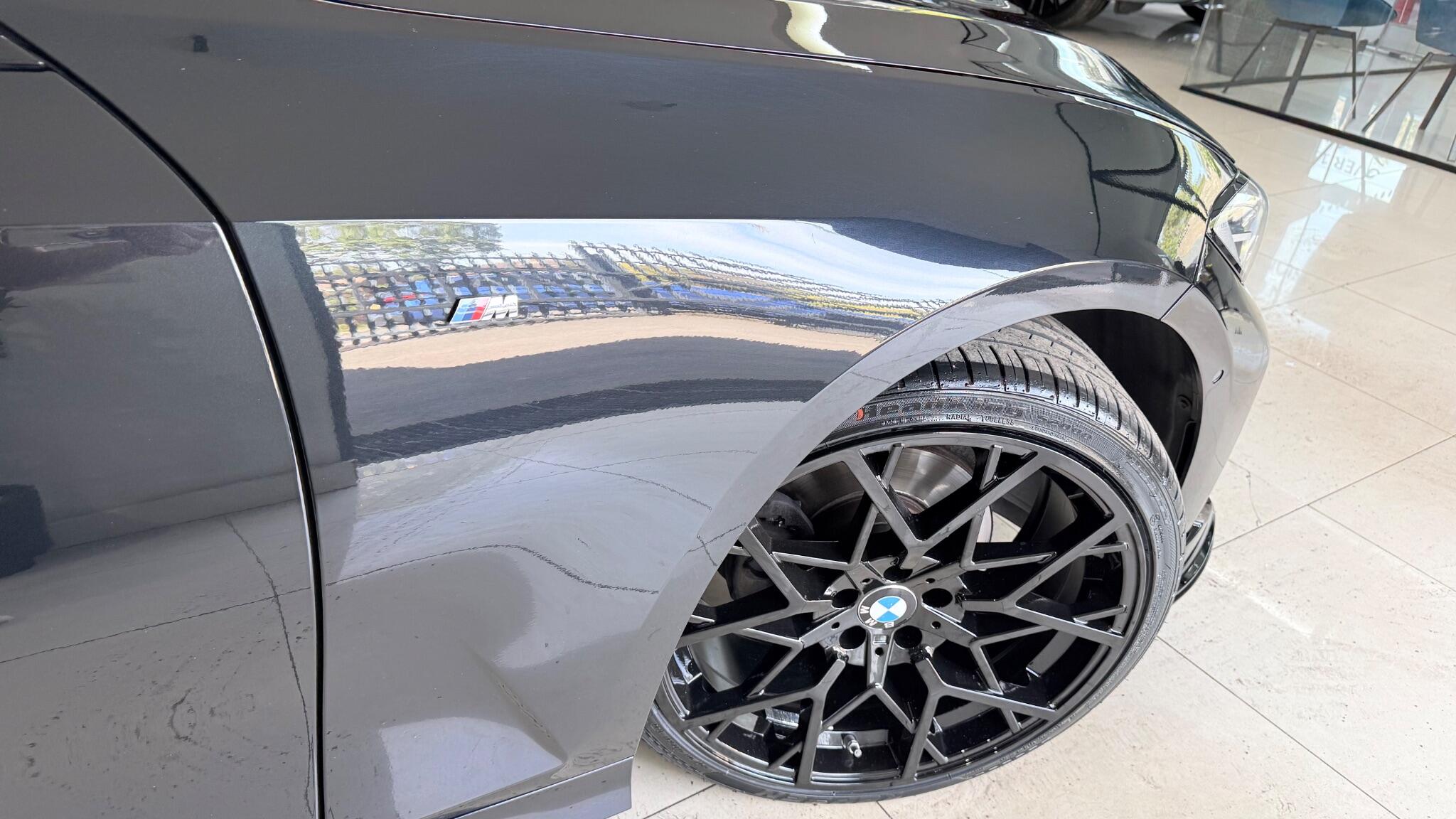 BMW 3 Series view 23