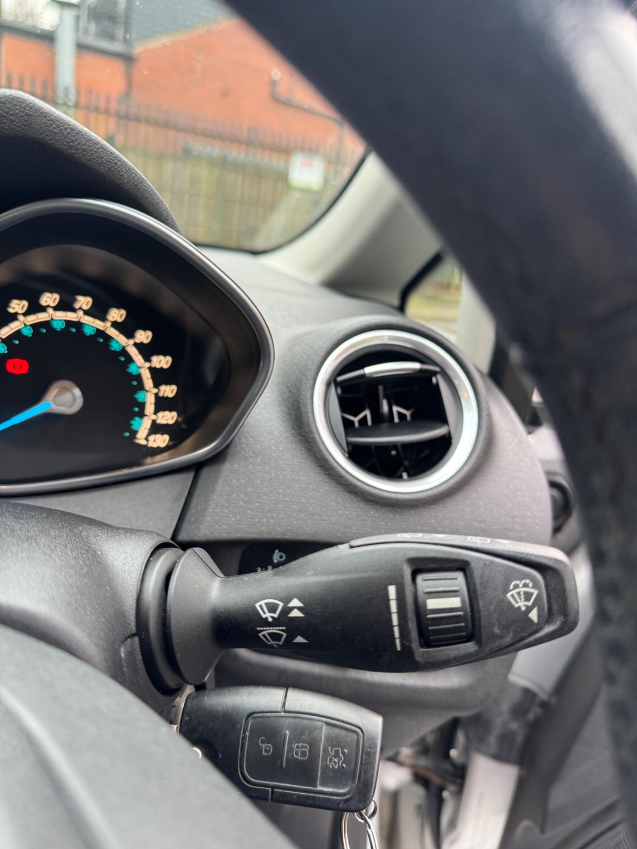 2014 Ford Fiesta 1.5 TDCi Zetec Euro 5 5dr image 49