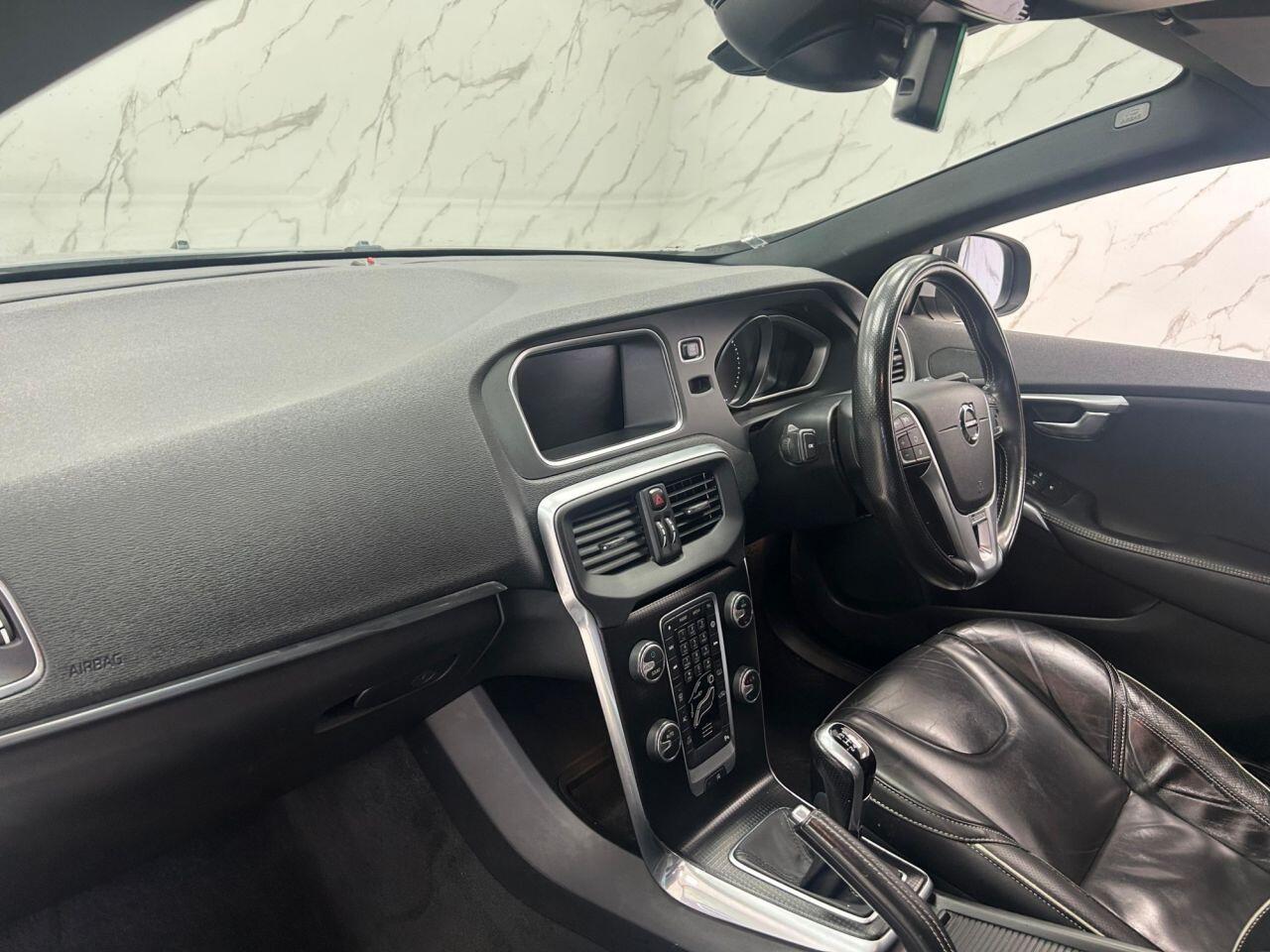 Volvo V40 view 15