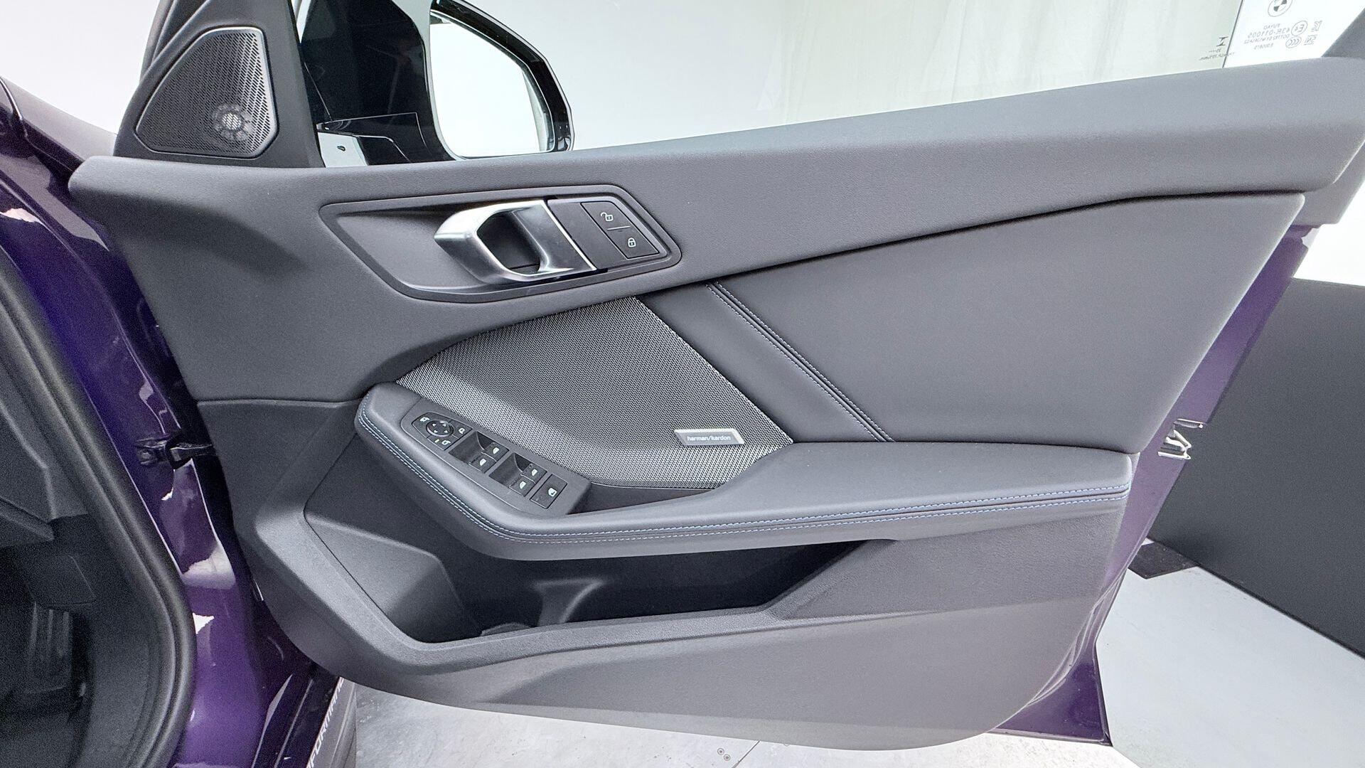 BMW 1 Series view 20