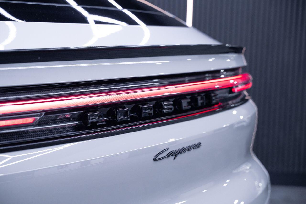 Porsche Cayenne view 10
