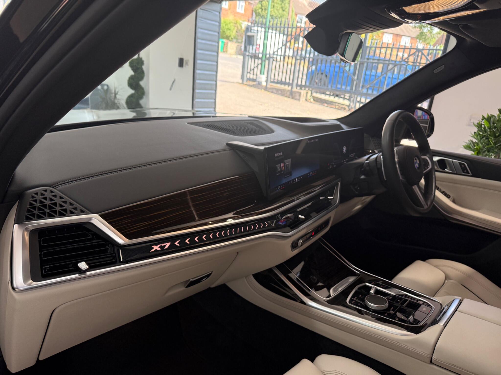 BMW X7 view 57